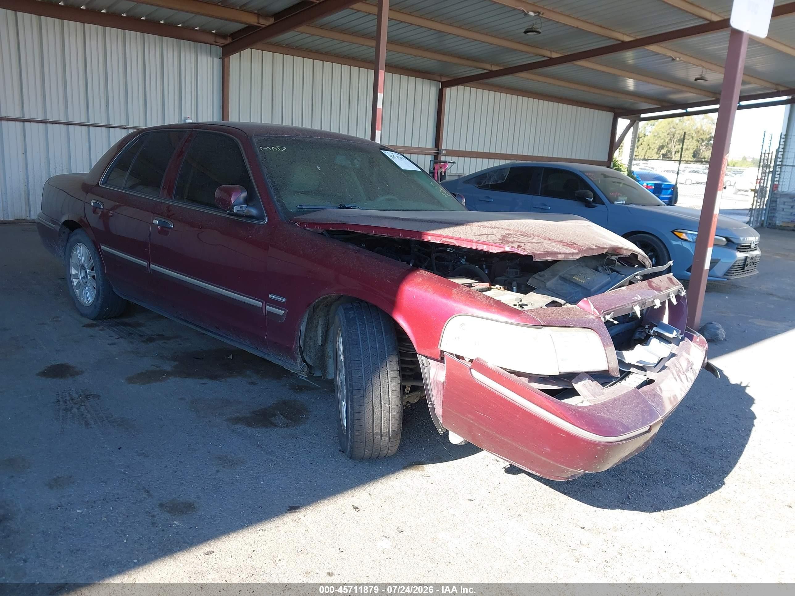 2009 Mercury Grand Marquis LS, VIN 2MEHM75V89X622976 — Front end
