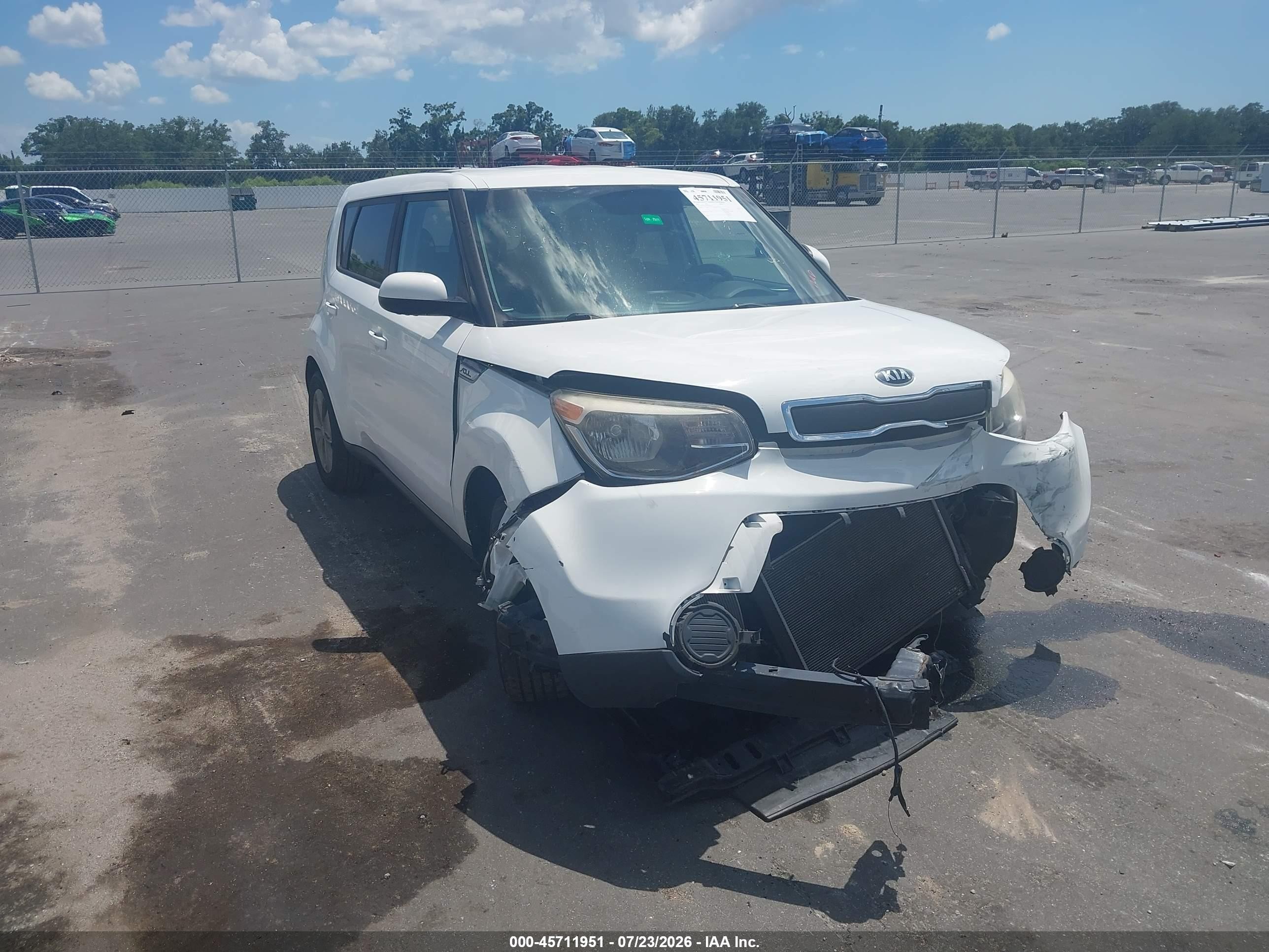2016 Kia Soul, VIN KNDJN2A28G7362919 — Front end