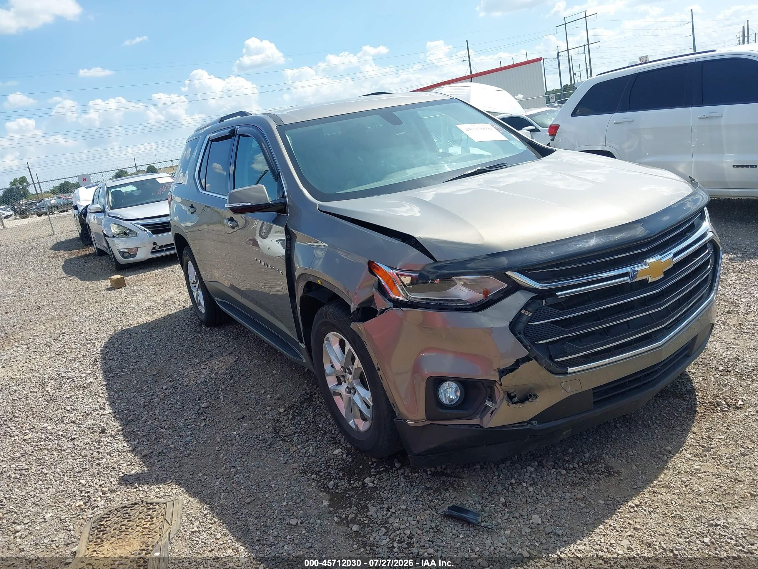 2018 Chevrolet Traverse LT Cloth, VIN 1GNERGKW0JJ230775 — Front end
