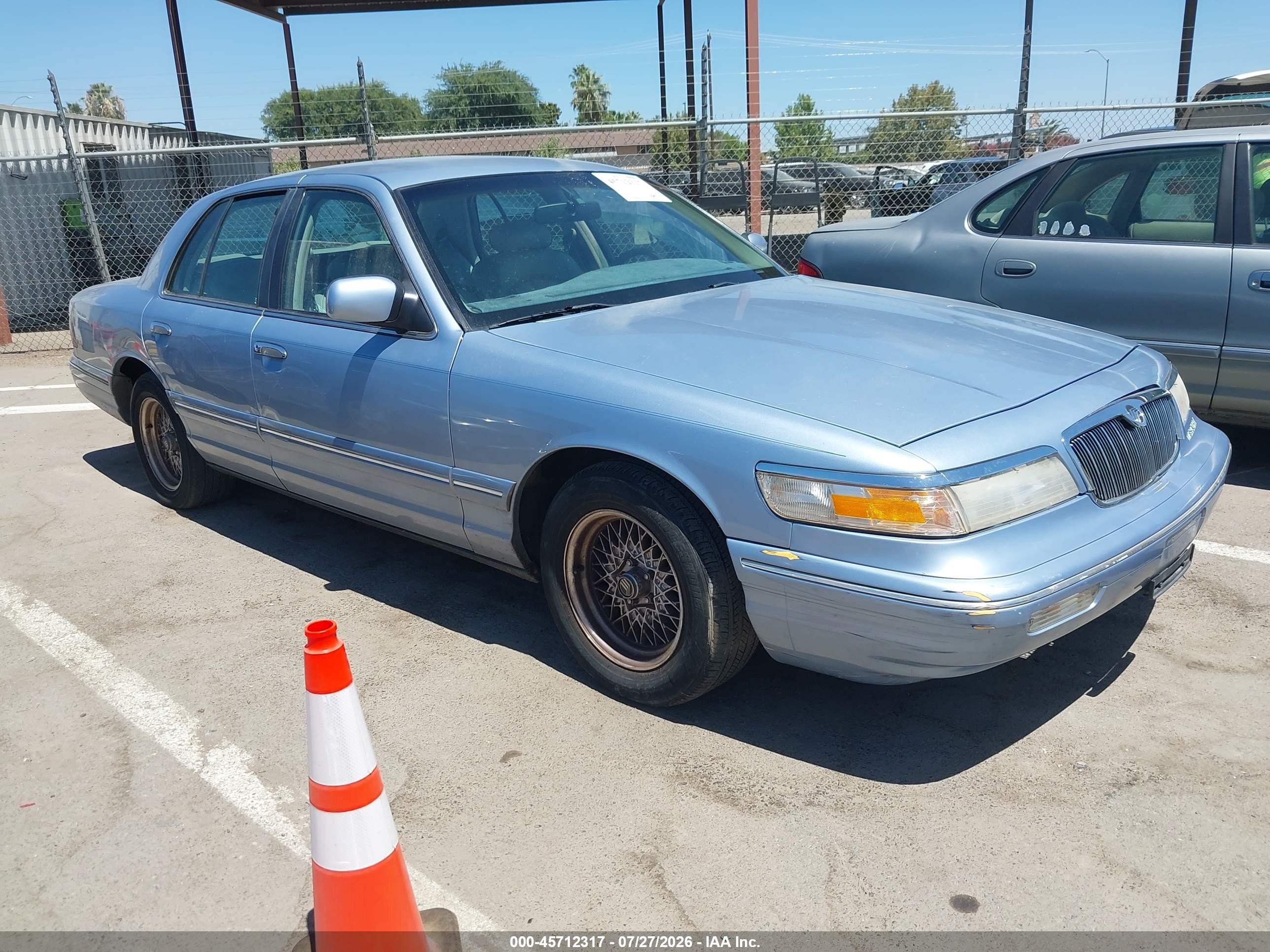 1997 Mercury Grand Marquis LS, VIN 2MELM75W3VX654232 — Normal wear