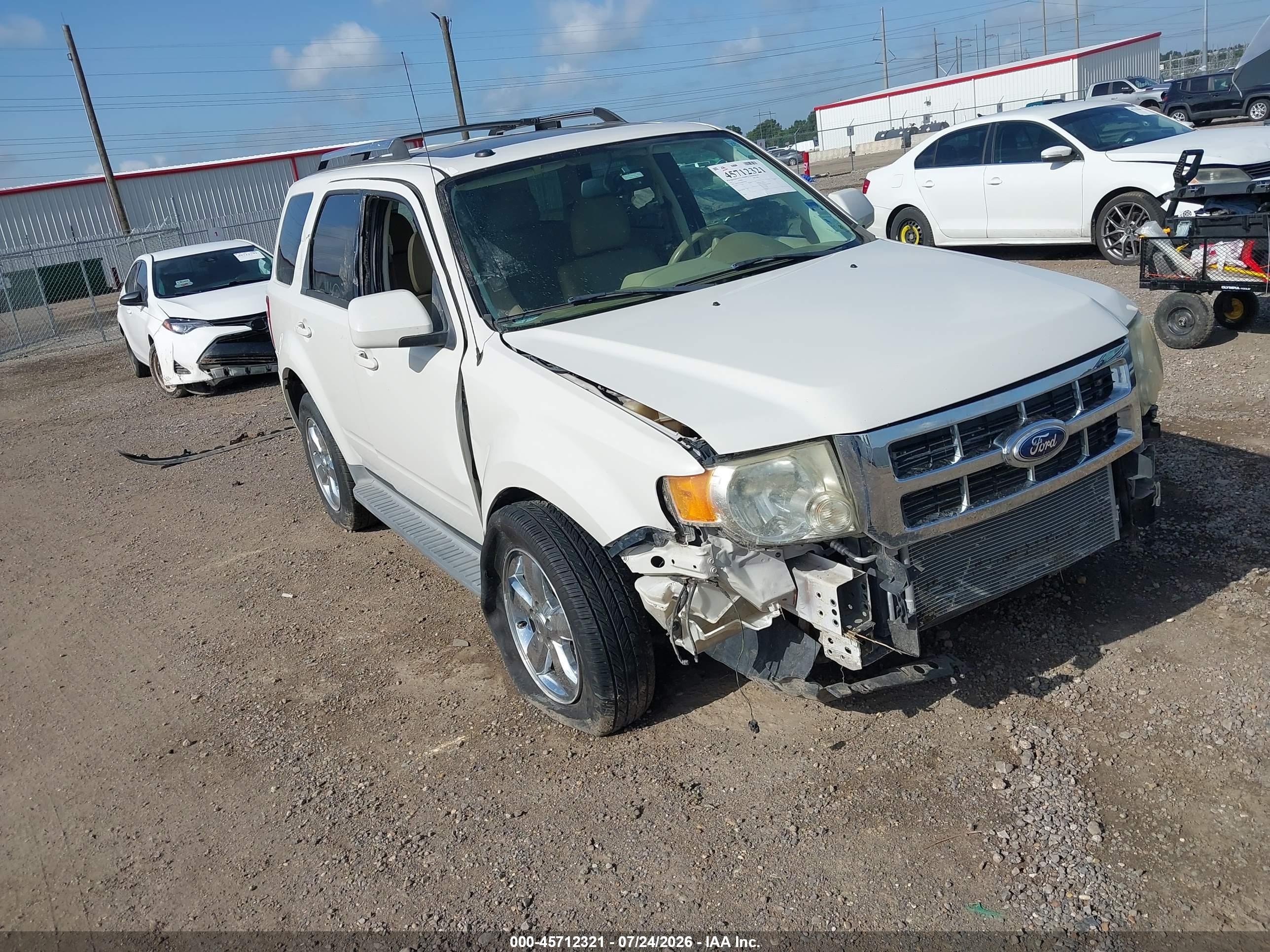 2011 Ford Escape Limited, VIN 1FMCU0EG1BKA85957 — Перед