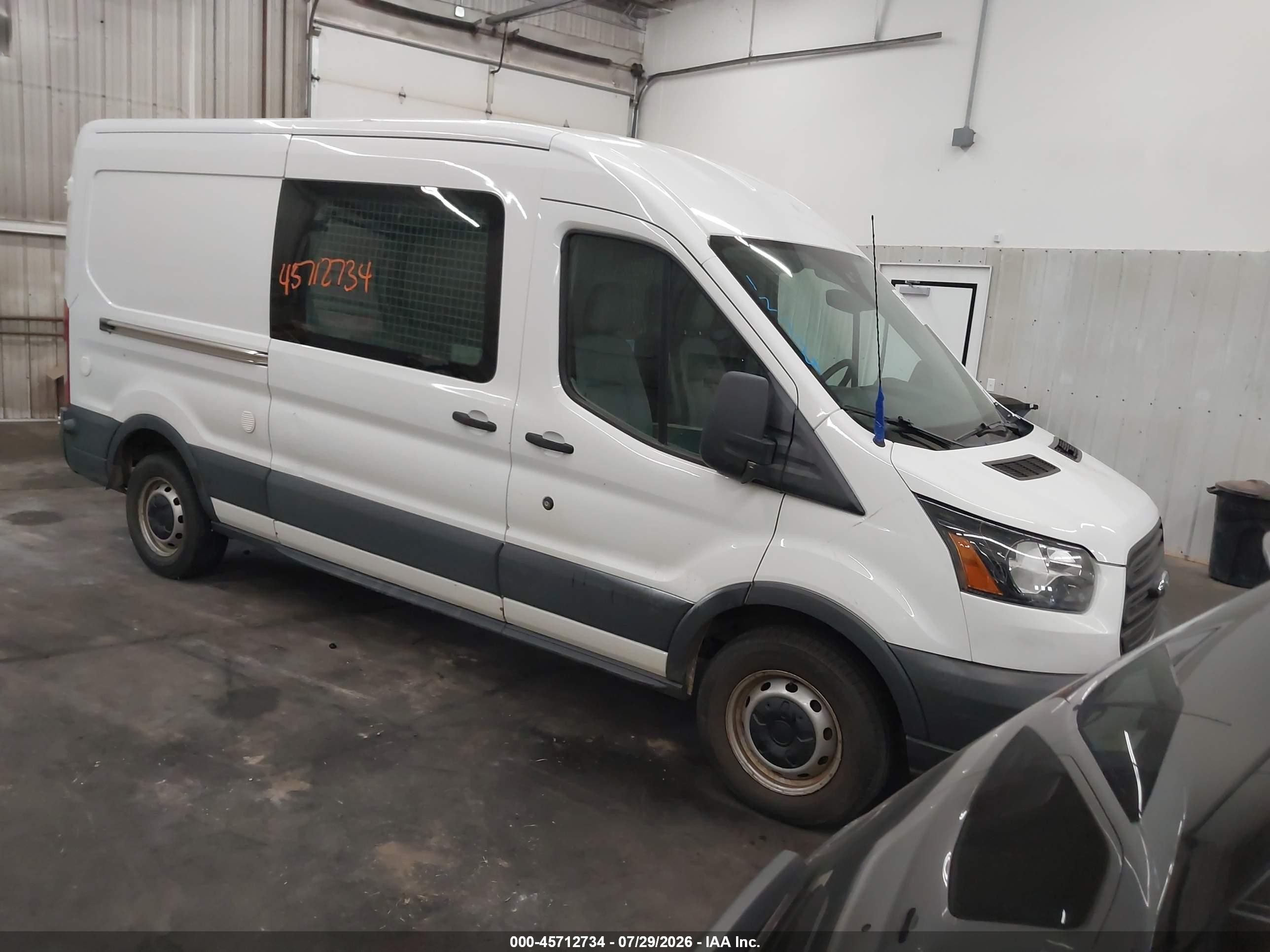 2018 Ford Transit, VIN 1FTBW2CM8JKA27860 — Бок