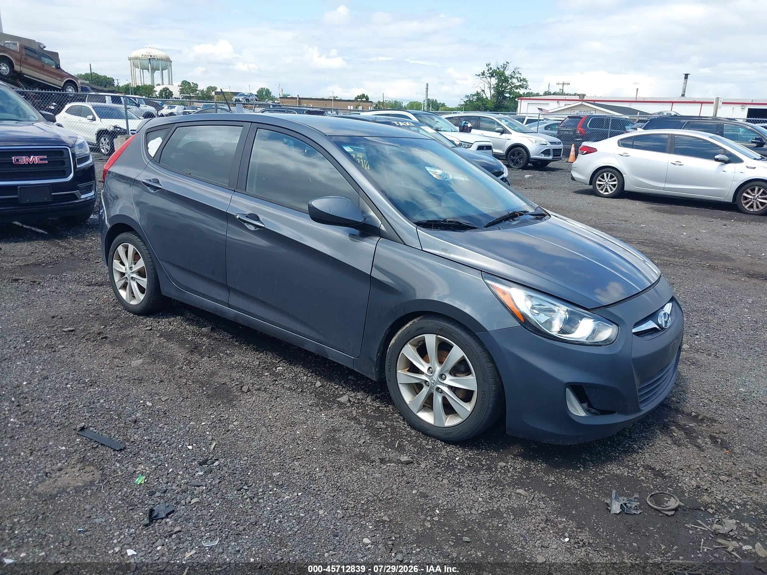 2012 Hyundai Accent SE, VIN KMHCU5AE7CU052842 — Normal wear