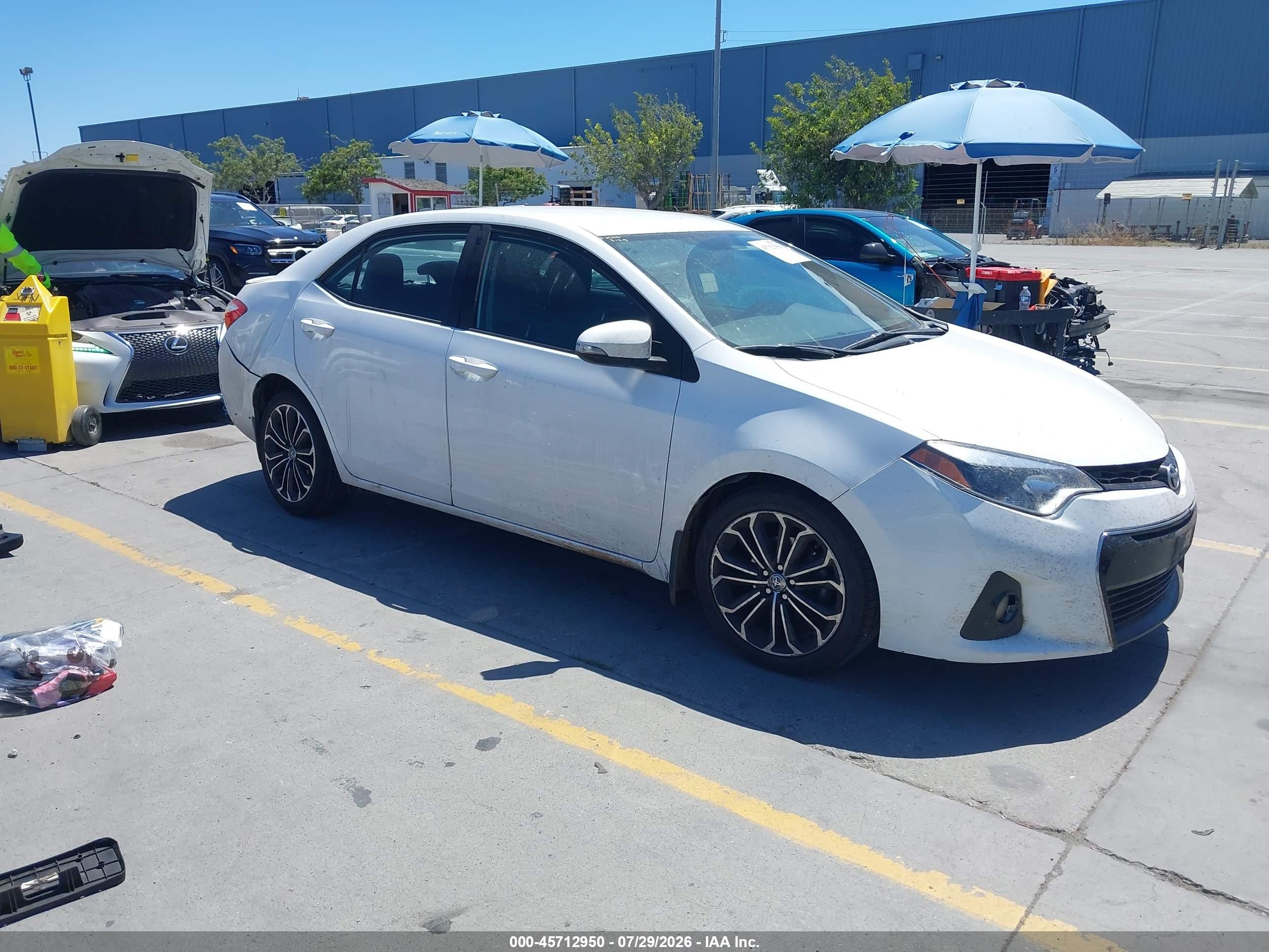 2015 Toyota Corolla LE, VIN 5YFBURHE9FP241474 — Rear end