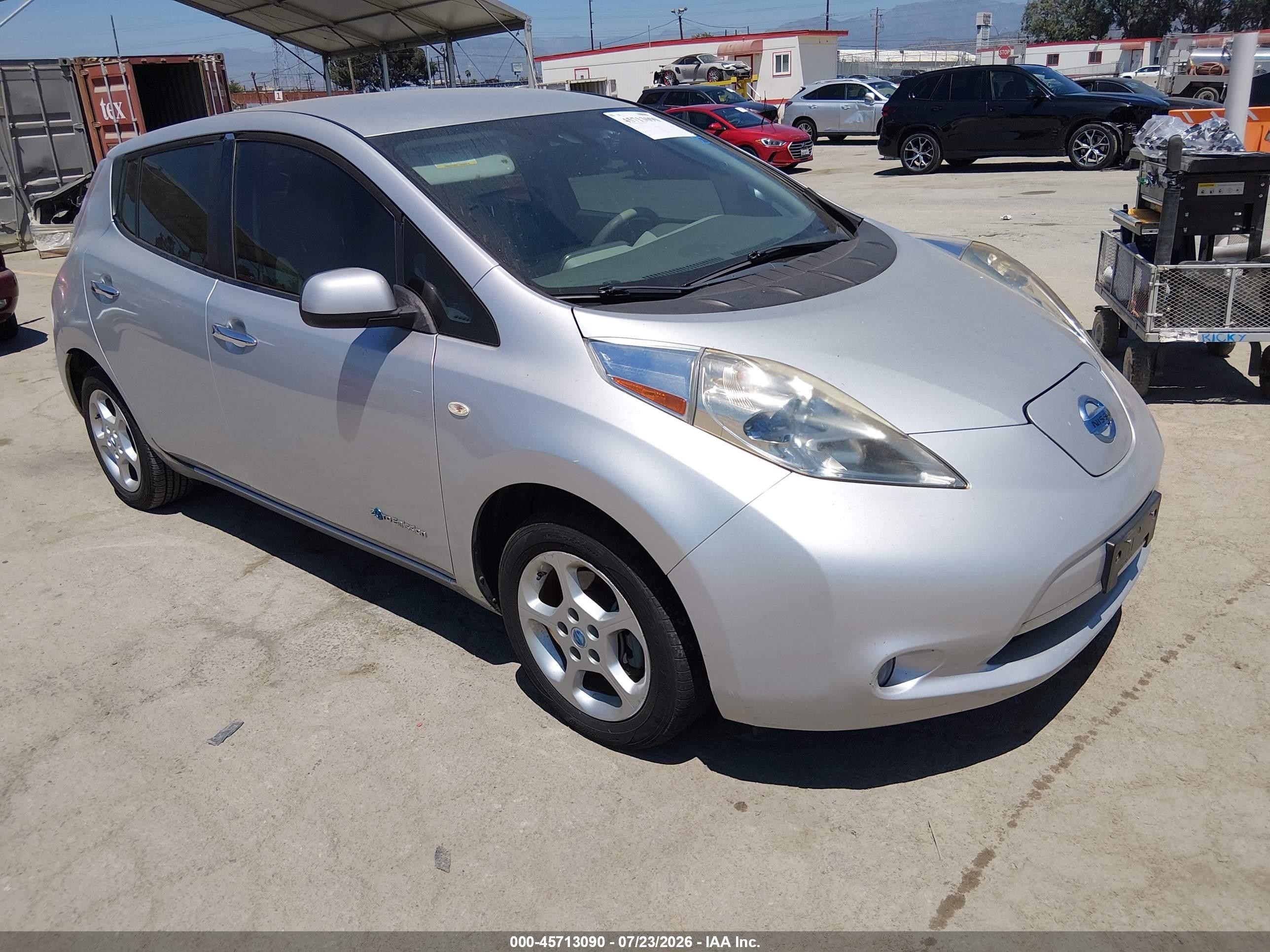 2011 Nissan LEAF SL, VIN JN1AZ0CPXBT003835 — Зад
