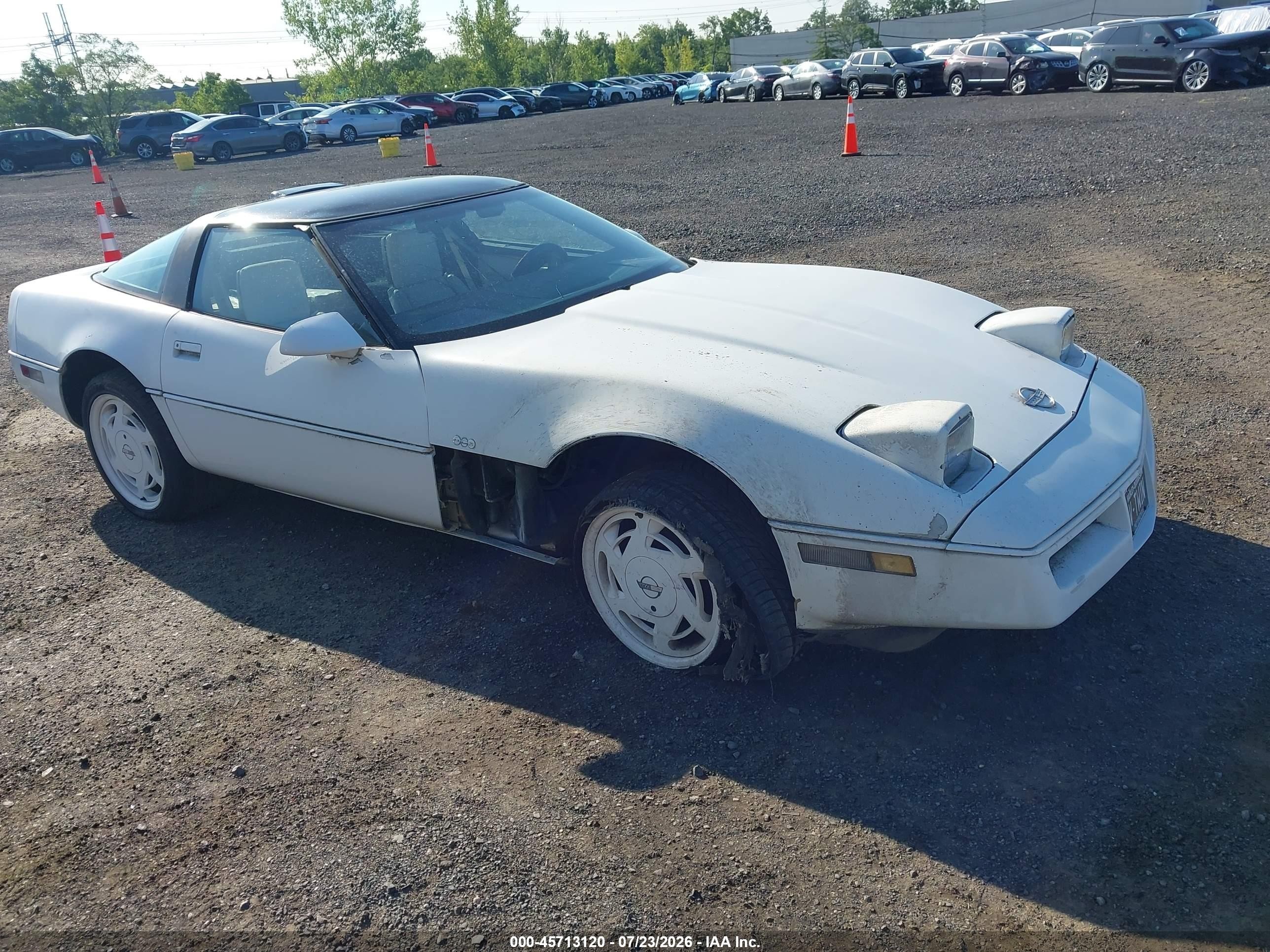 1988 Chevrolet Corvette, VIN 1G1YY2186J5117705 — Normal wear