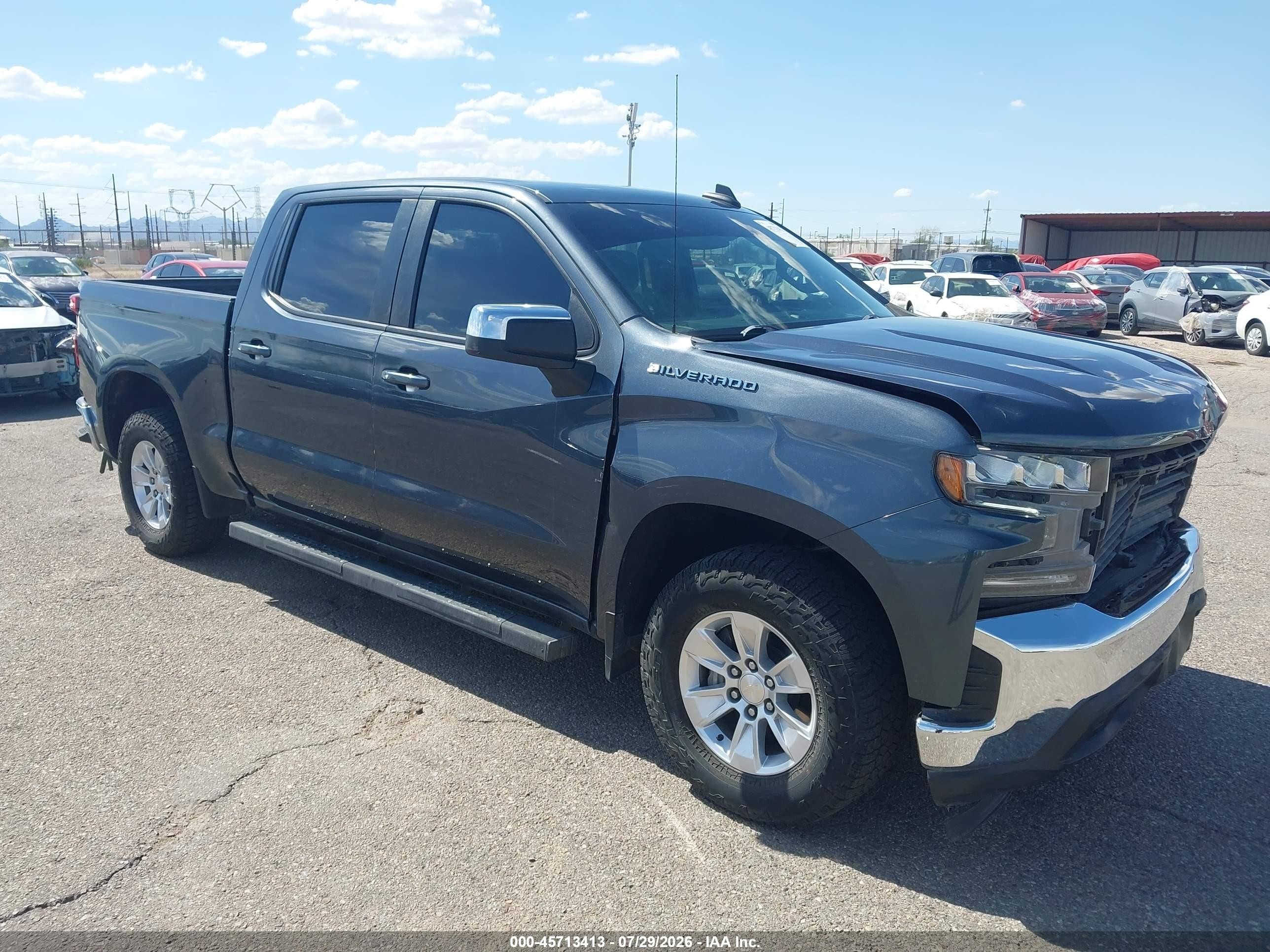2022 Chevrolet Silverado 1500 LT, VIN 1GCPWCED9NZ129917 — Front end
