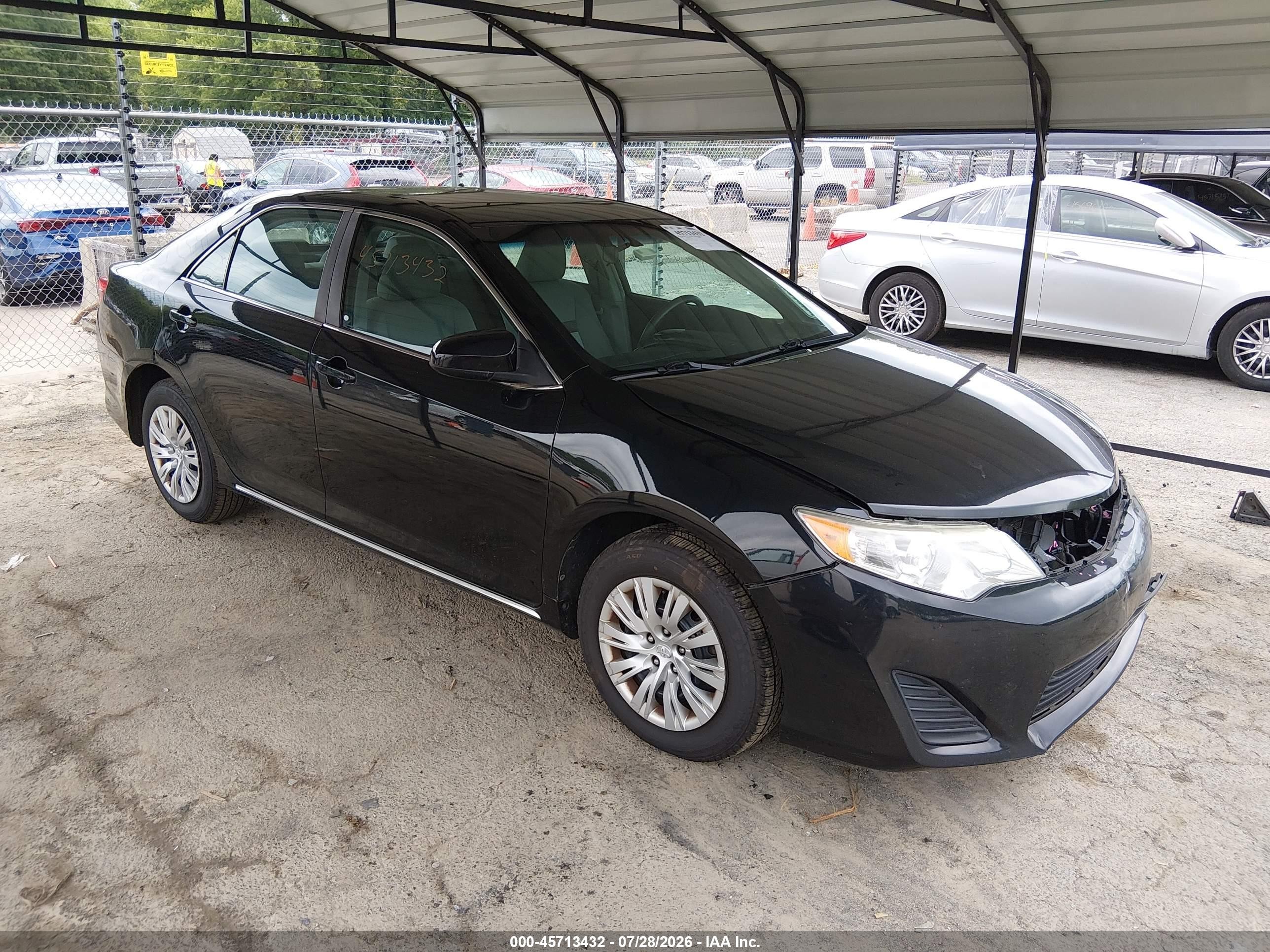 2013 Toyota Camry SE, VIN 4T1BF1FK6DU296397 — Перед