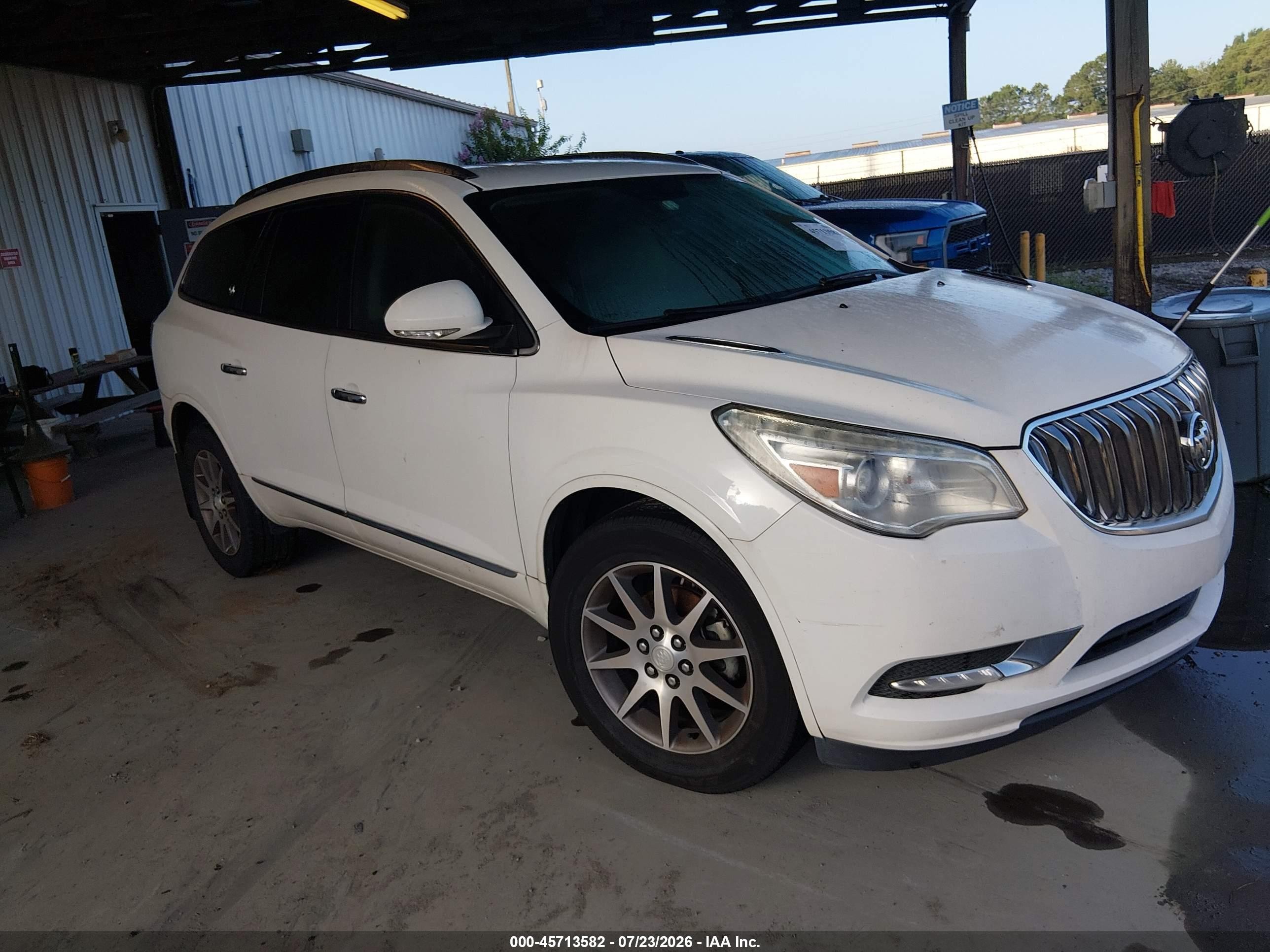 2014 Buick Enclave Leather, VIN 5GAKRBKD5EJ187975 — Normal wear