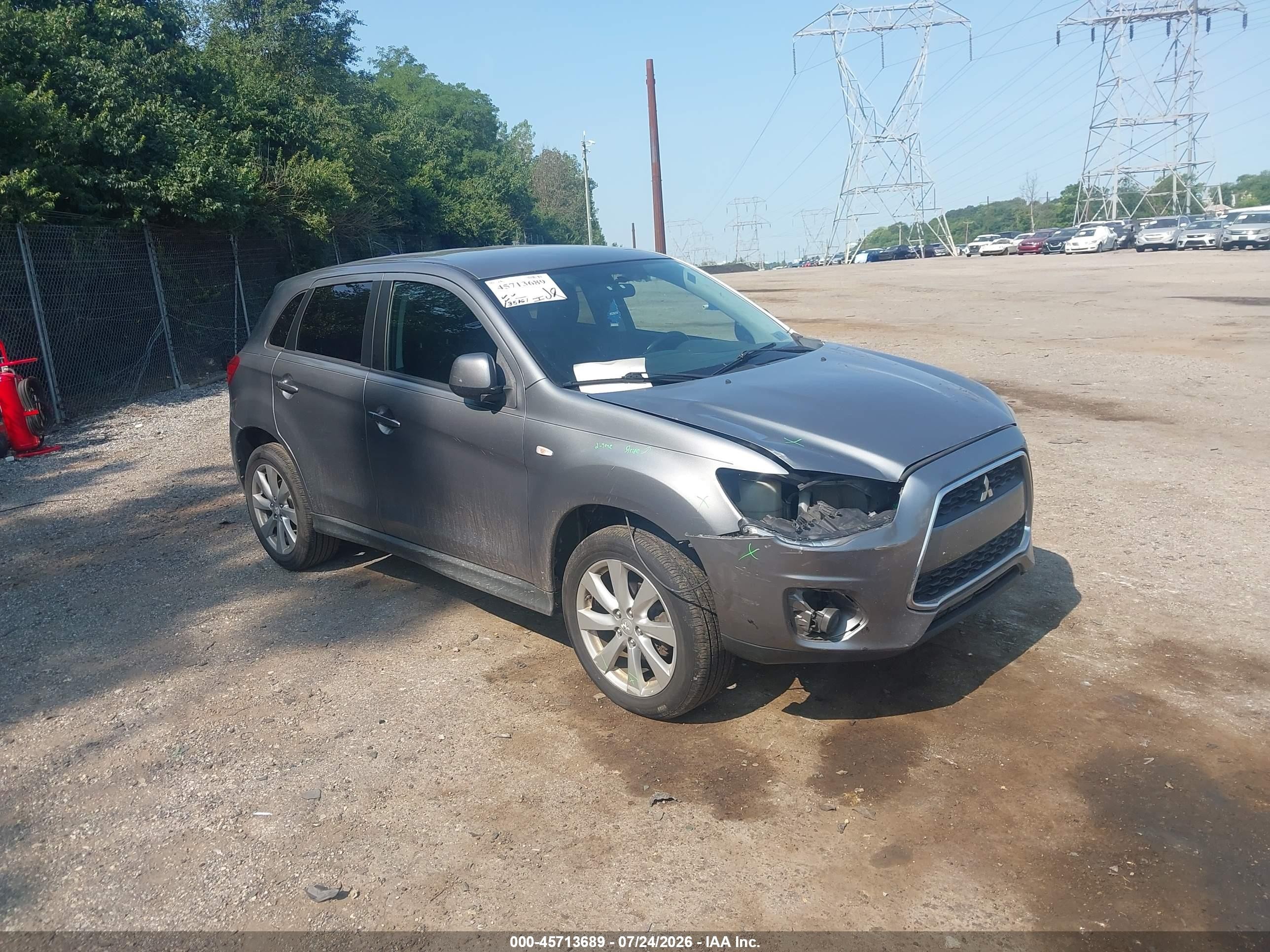 2013 Mitsubishi Outlander ES, VIN 4A4AP3AUXDE022172 — Front end