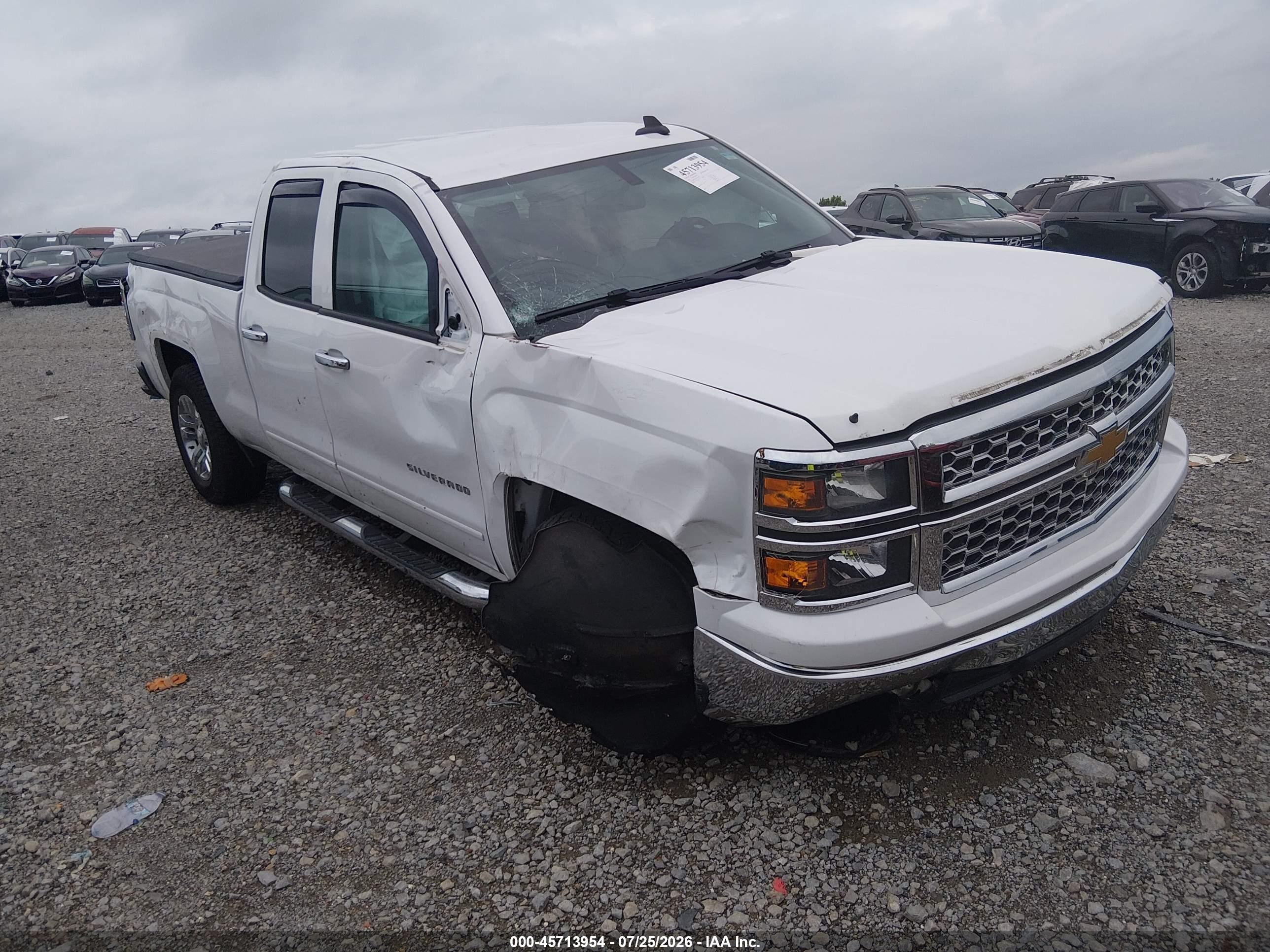 2015 Chevrolet Silverado 1500 LT, VIN 1GCRCREH6FZ156193 — All over