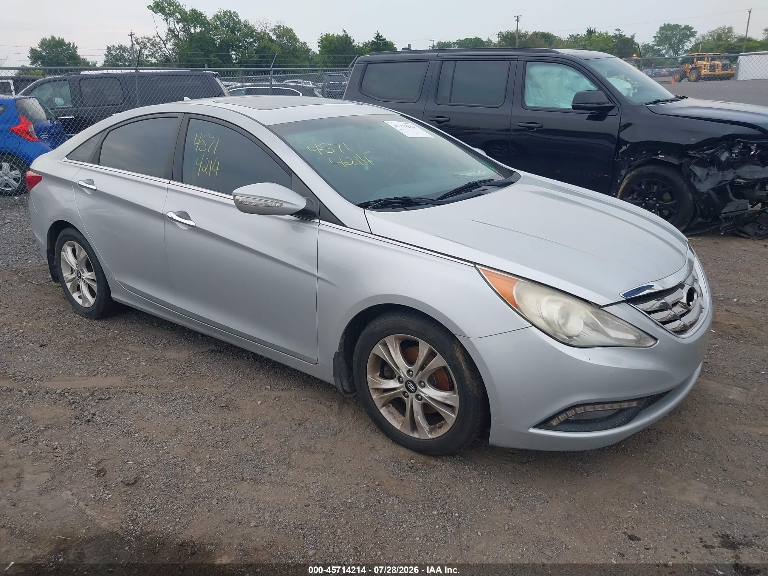 2011 Hyundai Sonata Limited, VIN 5NPEC4AC6BH124650 — Normal wear