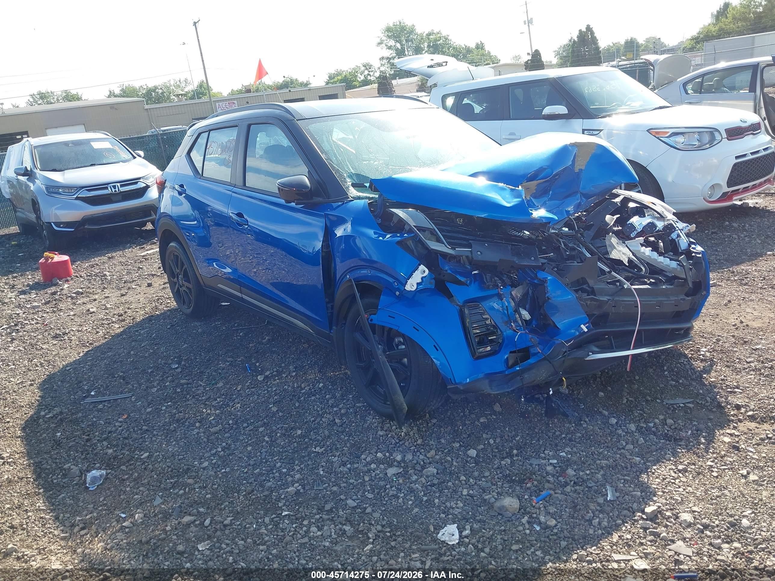 2024 Nissan Kicks SR, VIN 3N1CP5DV8RL568009 — Front end