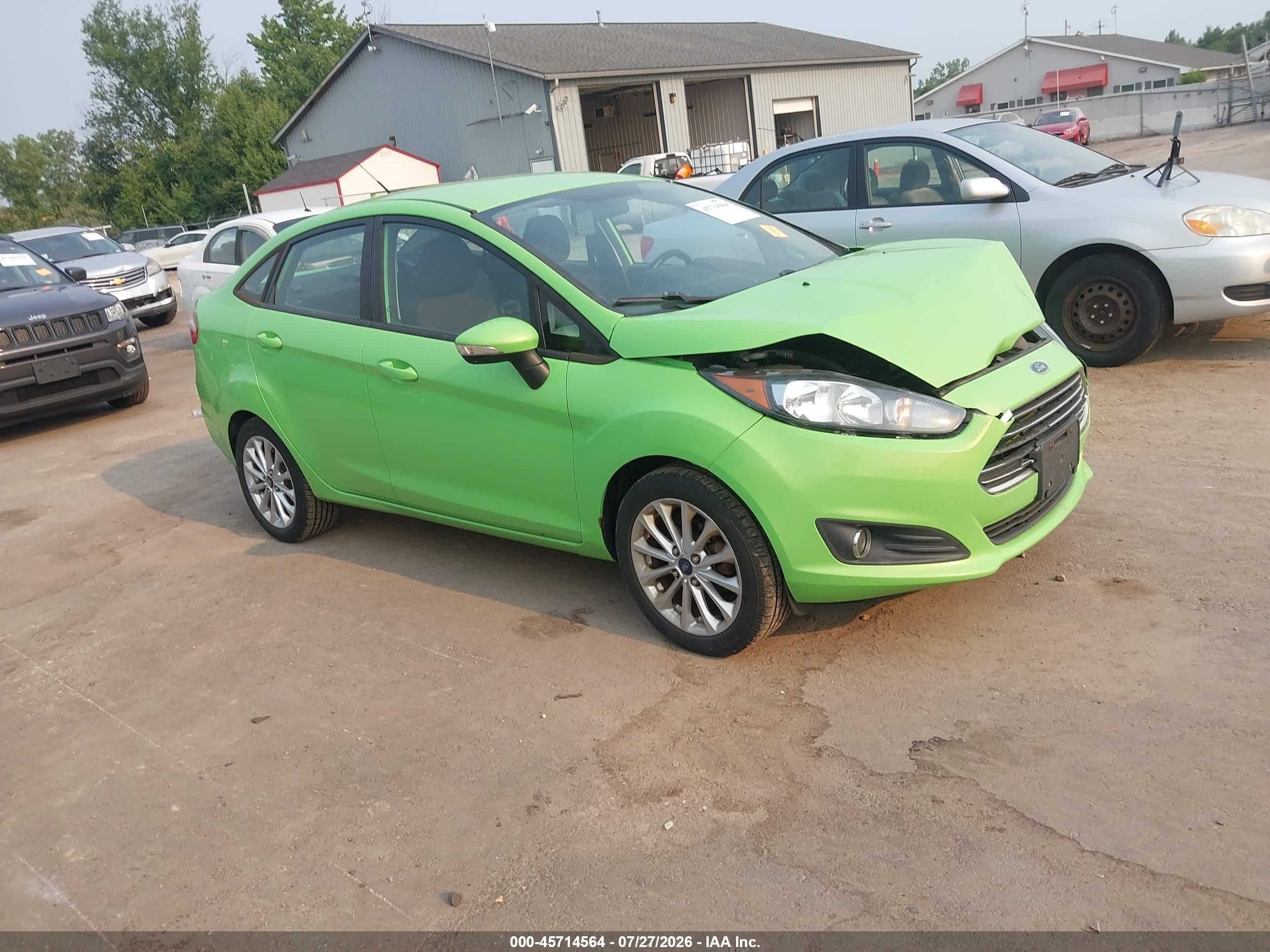 2014 Ford Fiesta SE, VIN 3FADP4BJ9EM132047 — Front end
