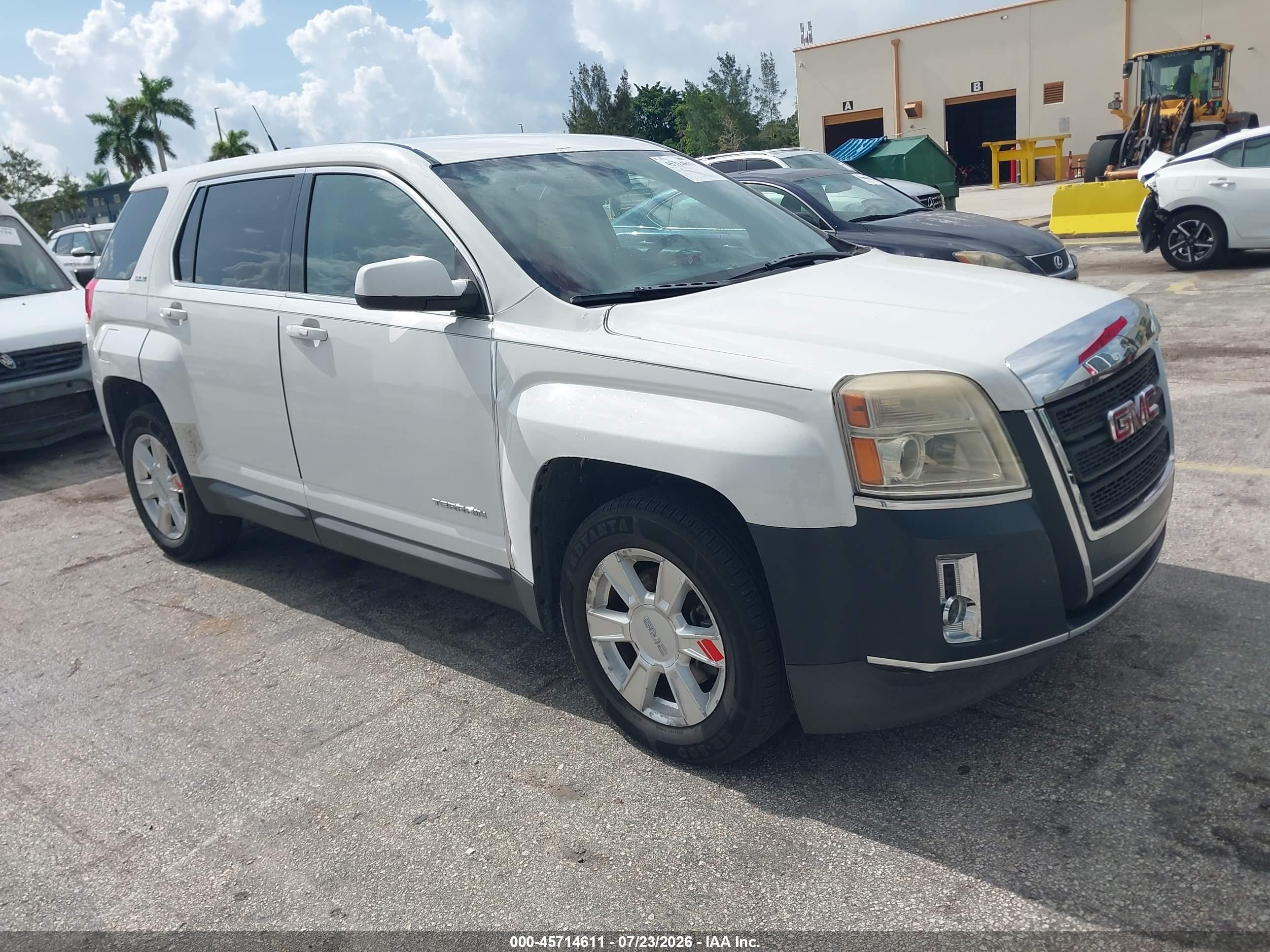 2011 GMC Terrain SLE-1, VIN 2CTALMEC9B6289741 — Front end