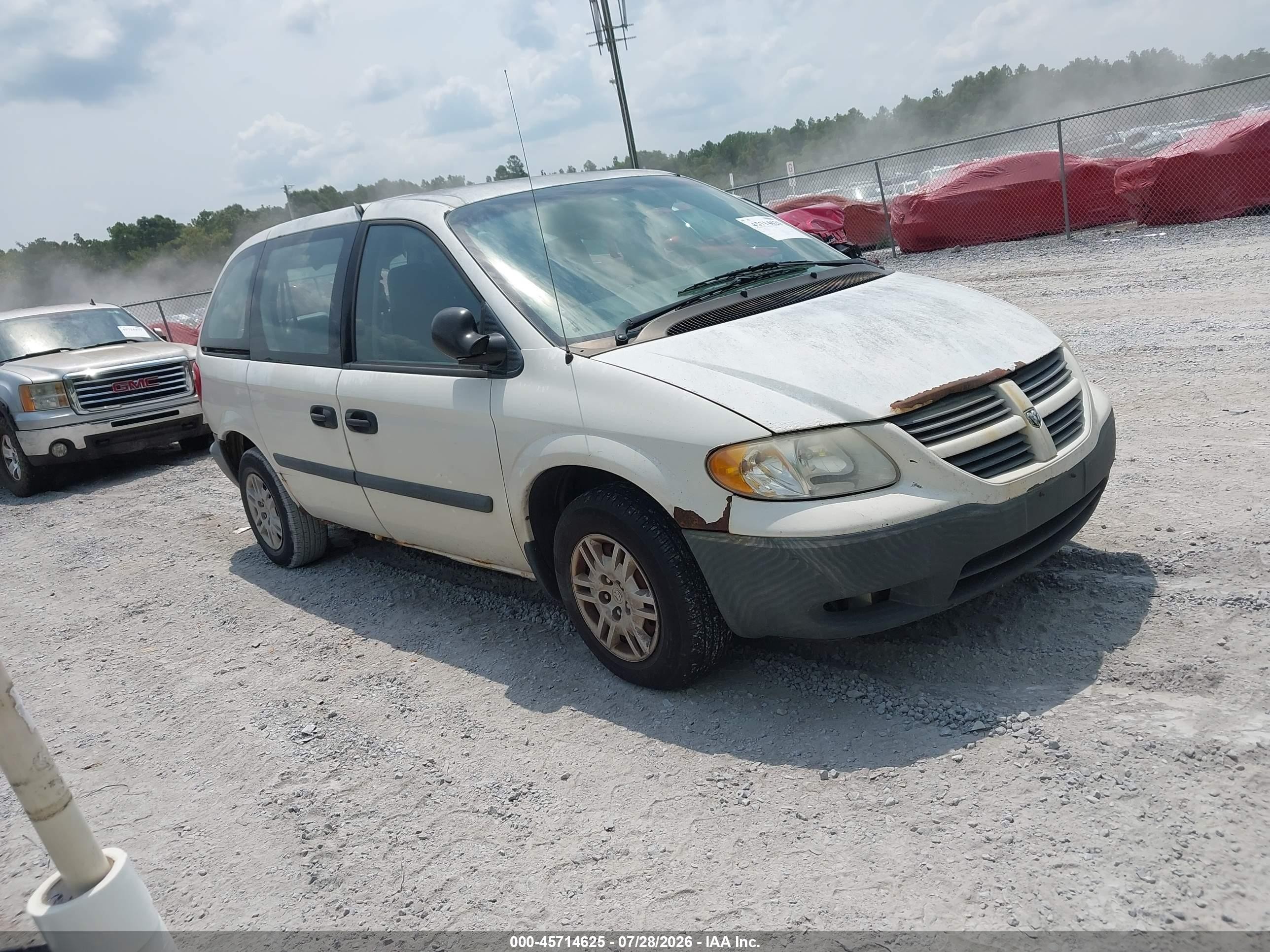 2005 Dodge Caravan SE, VIN 1D4GP25E85B249560 — Normal wear