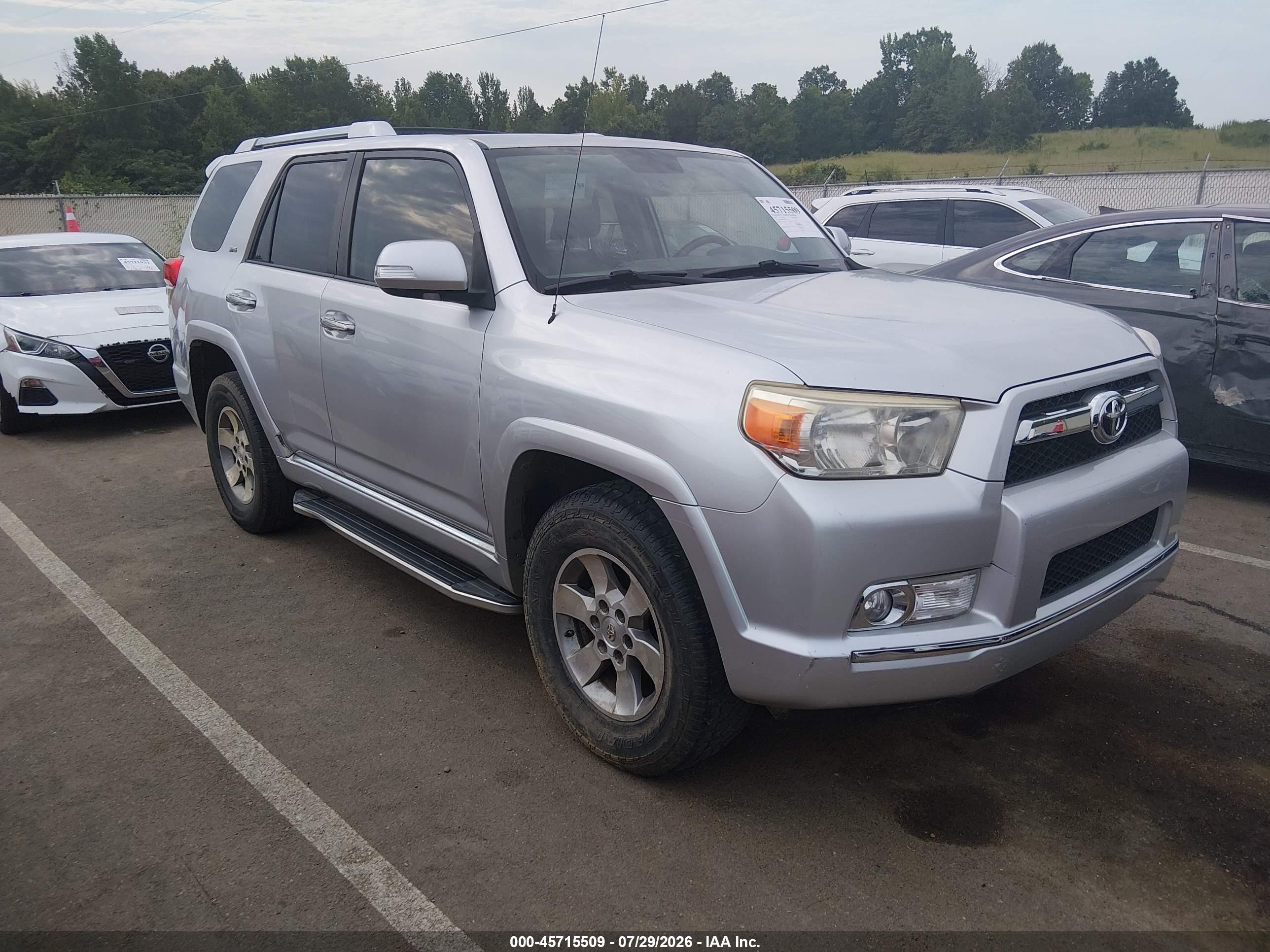 2011 Toyota 4Runner SR5, VIN JTEZU5JR5B5026729 — Side