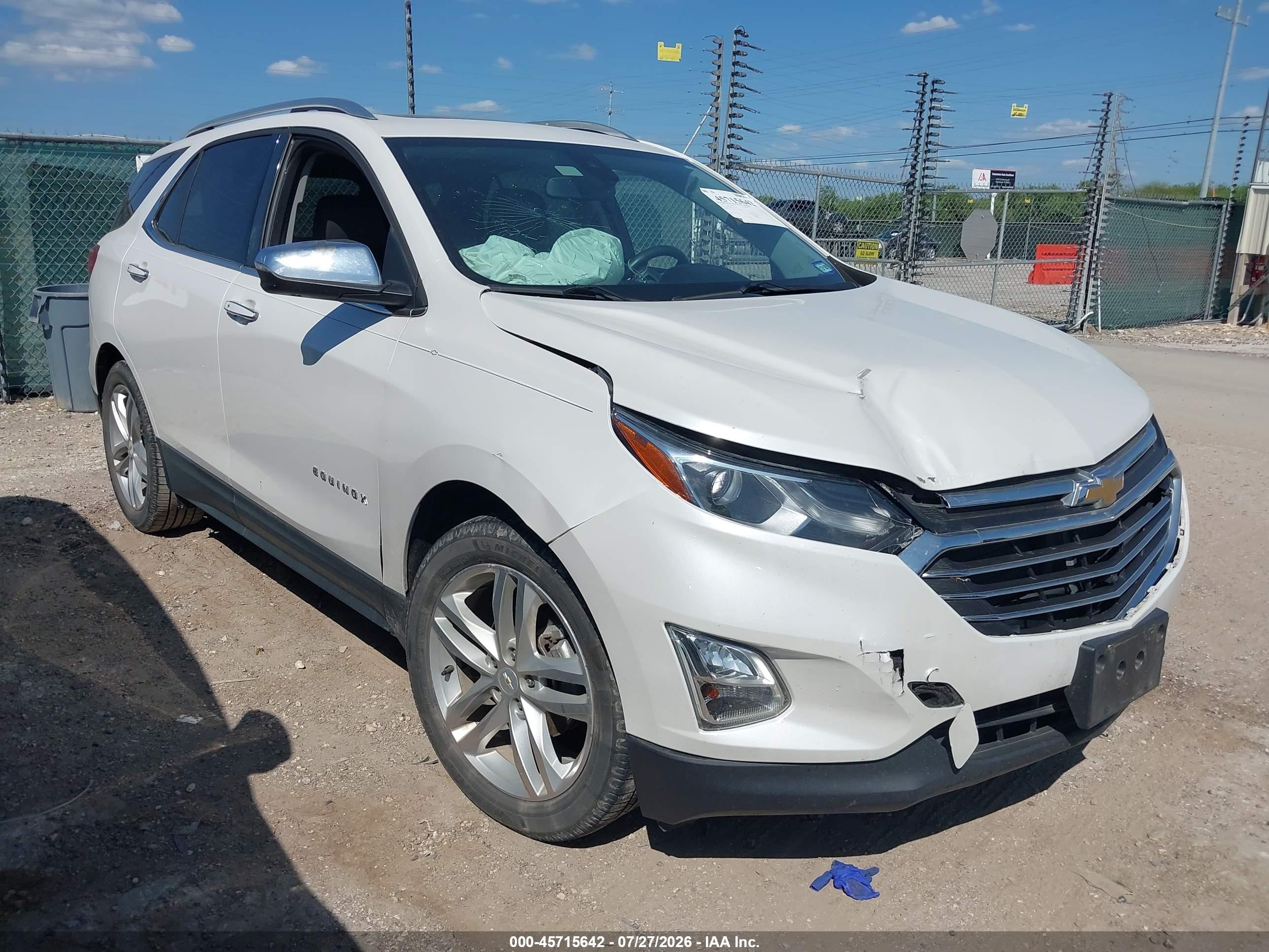 2018 Chevrolet Equinox Premier, VIN 2GNAXMEV1J6172579 — Front end