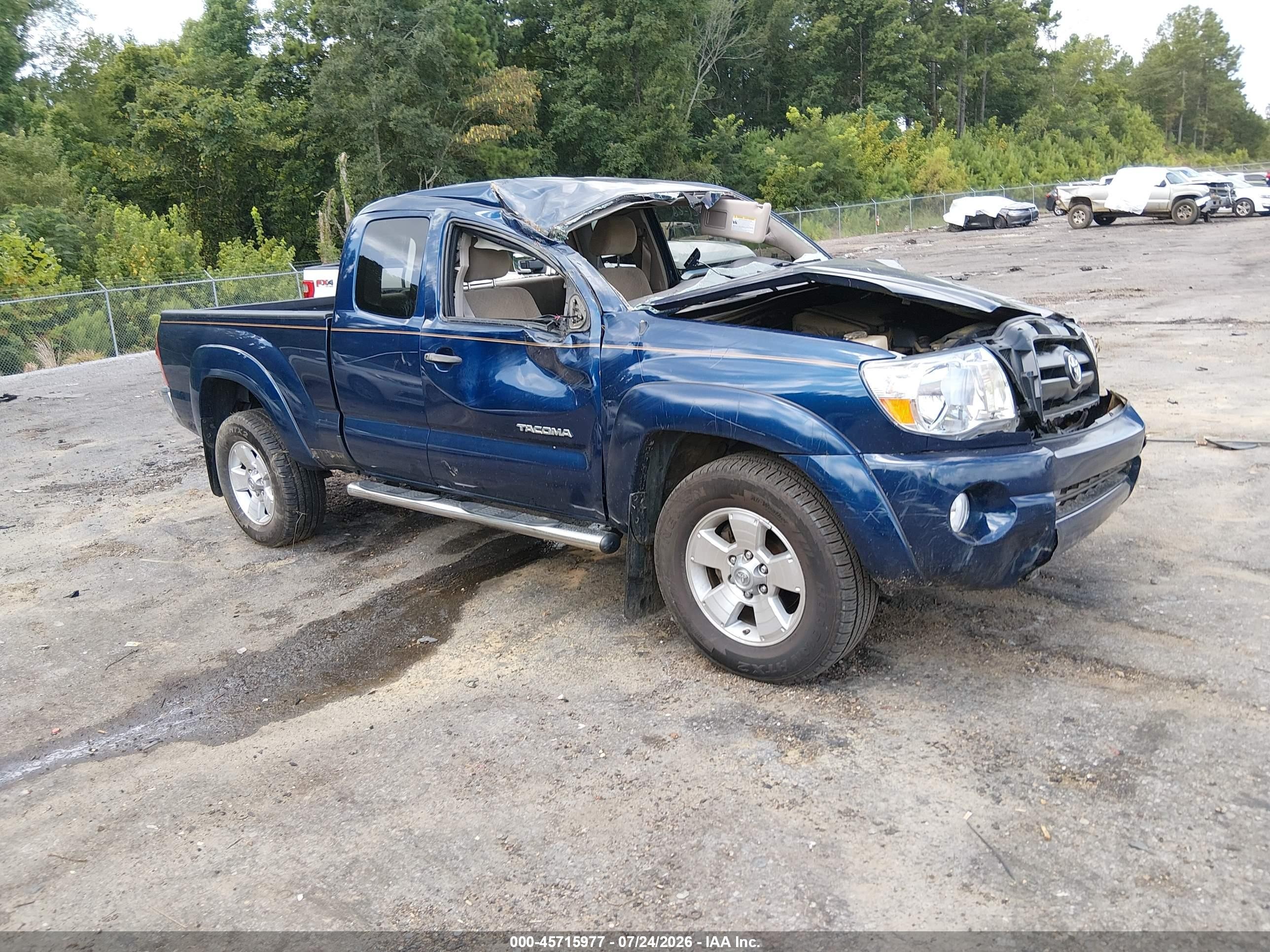 2008 Toyota Tacoma PreRunner, VIN 5TETU62N08Z561596 — Опрокидывание