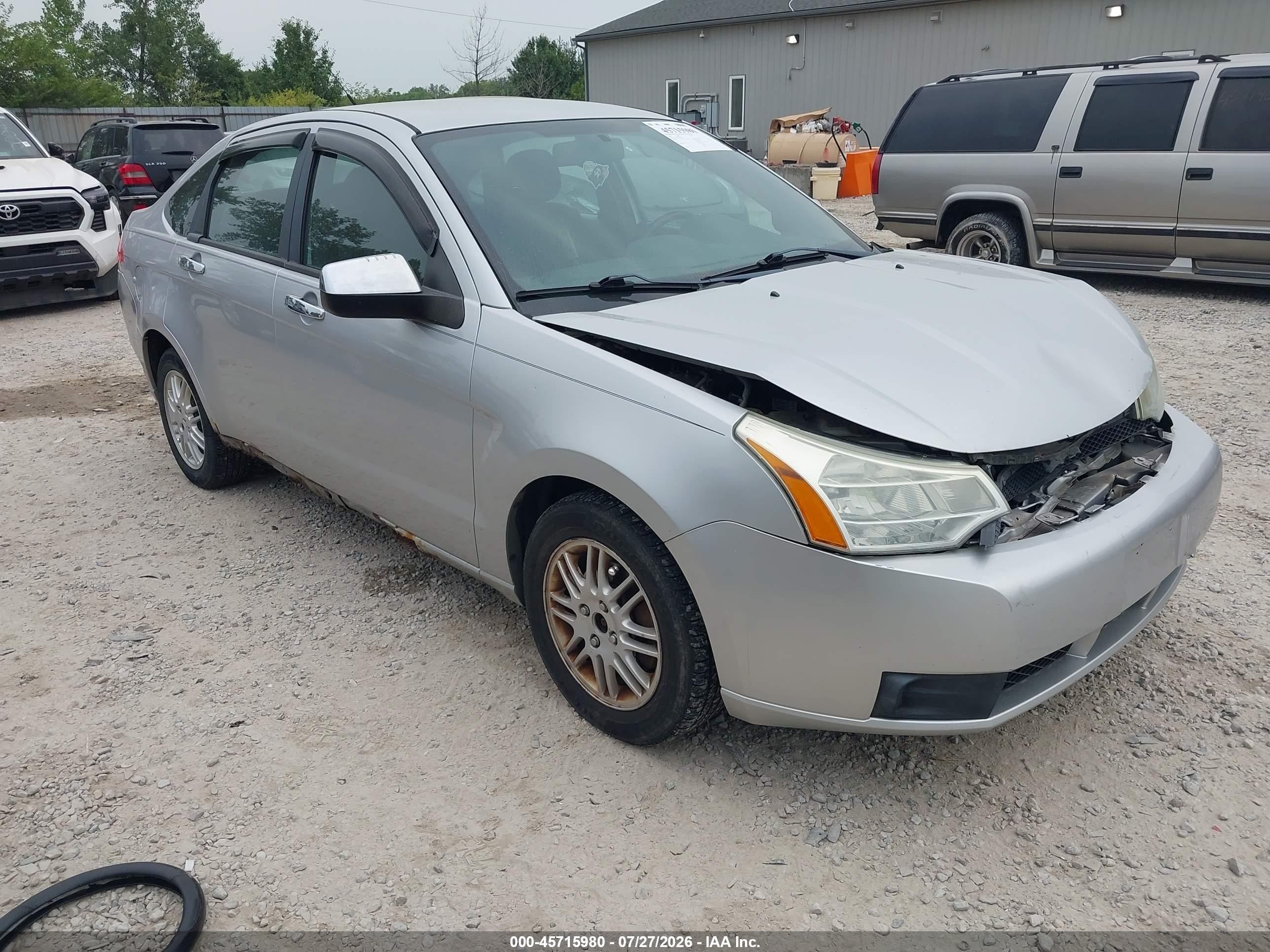 2011 Ford Focus SE, VIN 1FAHP3FN0BW201177 — Front end