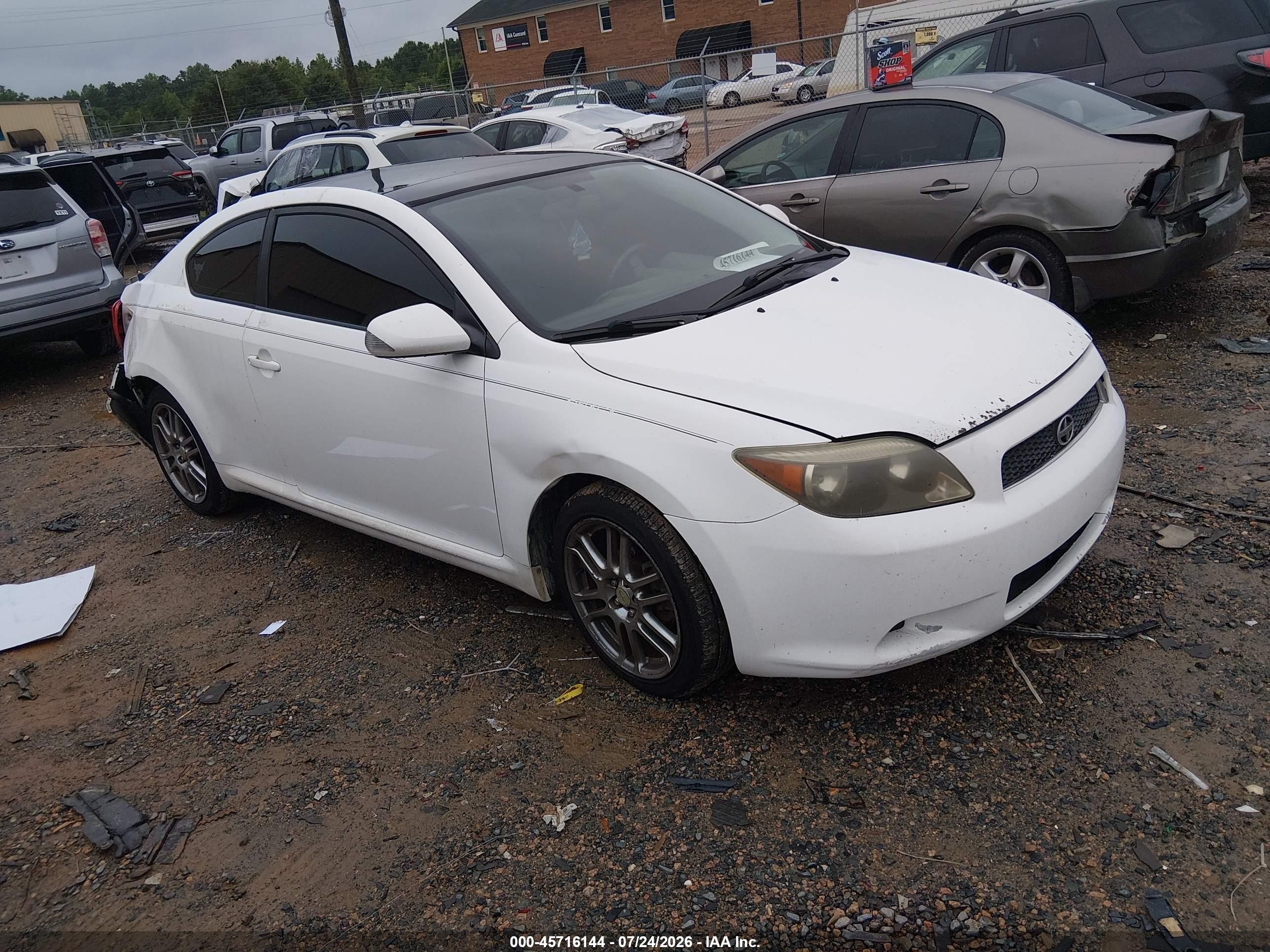 2005 Scion tC, VIN JTKDE177450042960 — Rear end