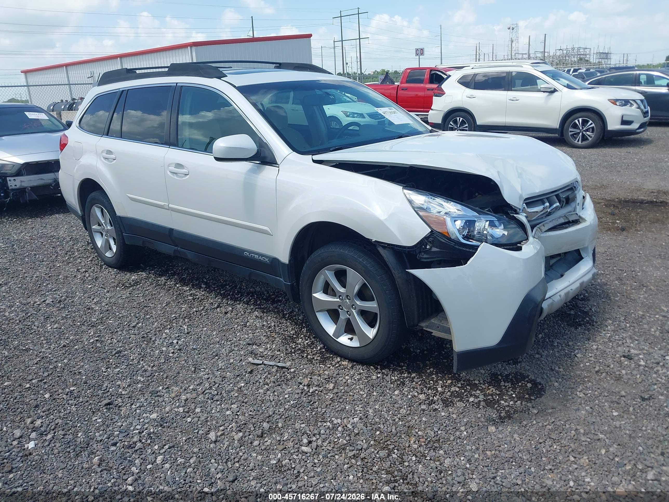2014 Subaru Outback Limited, VIN 4S4BRCLC6E3246560 — Front end