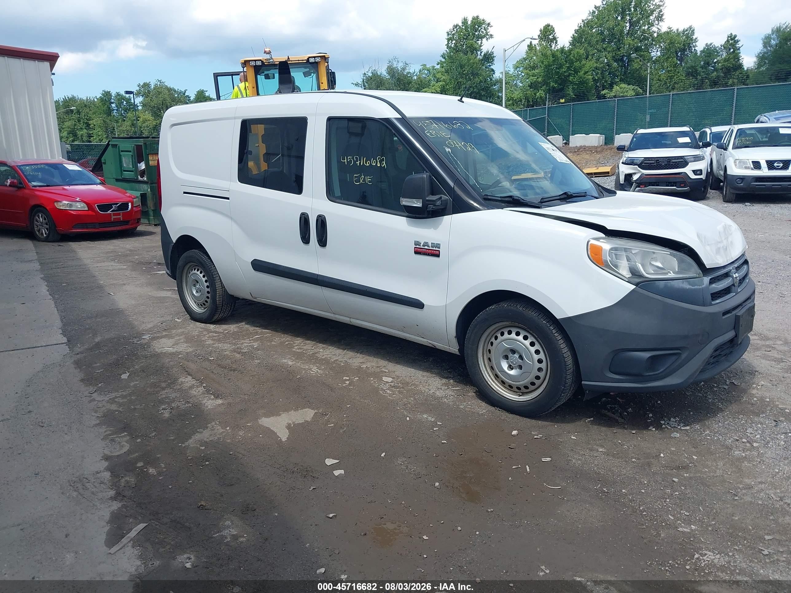 2015 Ram ProMaster City Cargo Tradesman, VIN ZFBERFAT6F6A87440 — Перед