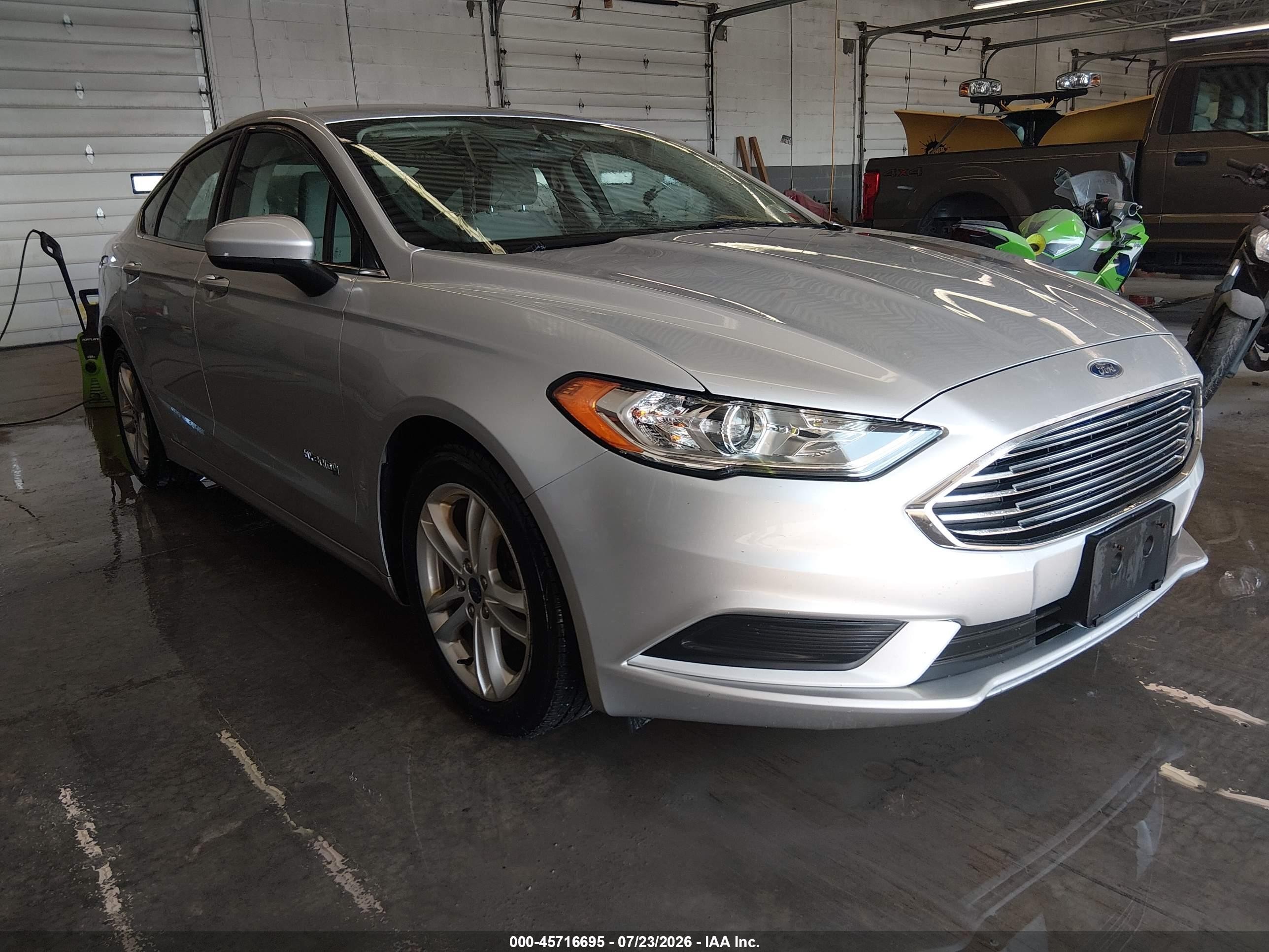 2018 Ford Fusion S, VIN 3FA6P0UU1JR122313 — Normal wear