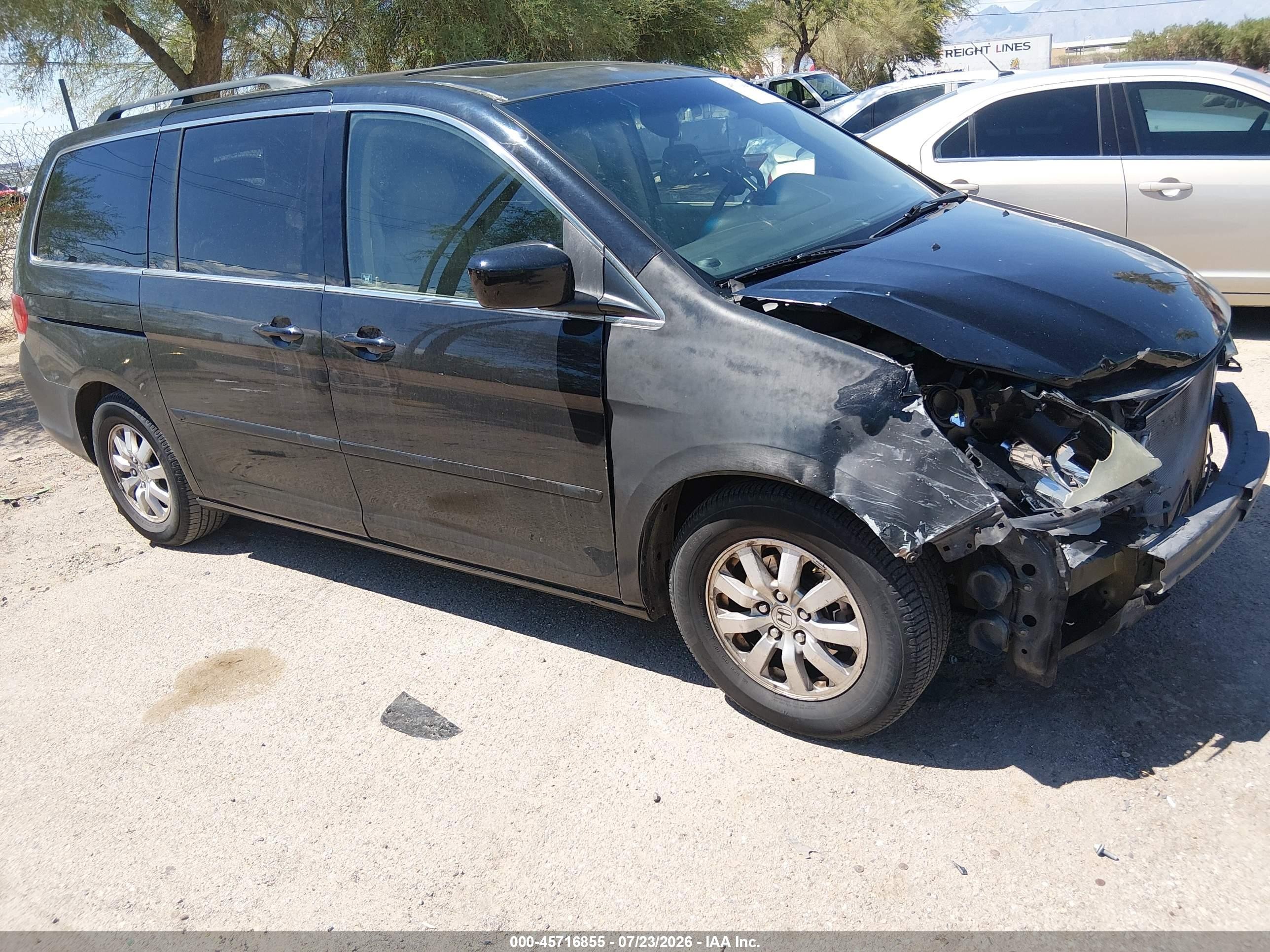 2009 Honda Odyssey EX-L, VIN 5FNRL38719B019155 — Перед