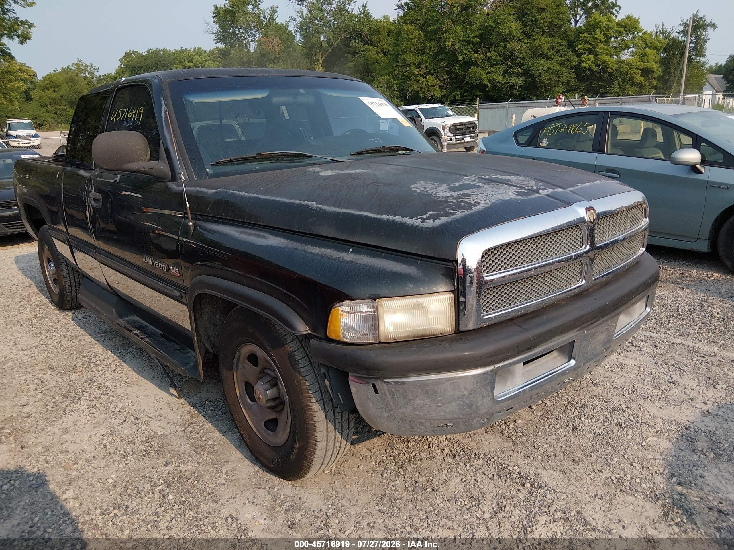 1999 Dodge 1500, VIN 3B7HC12Y7XG100024 — Rear end