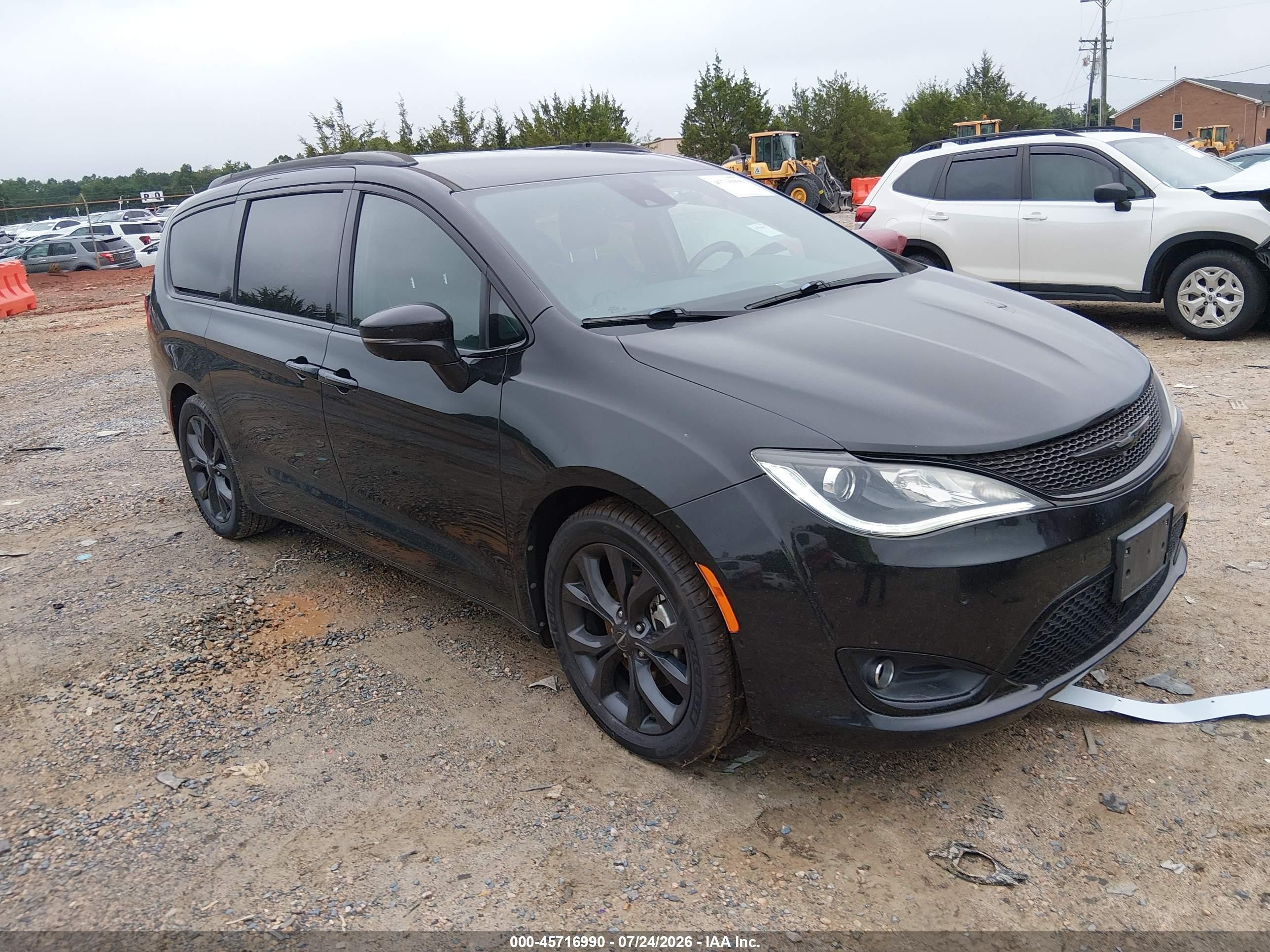 2019 Chrysler Pacifica Limited, VIN 2C4RC1GG4KR700992 — Not stated