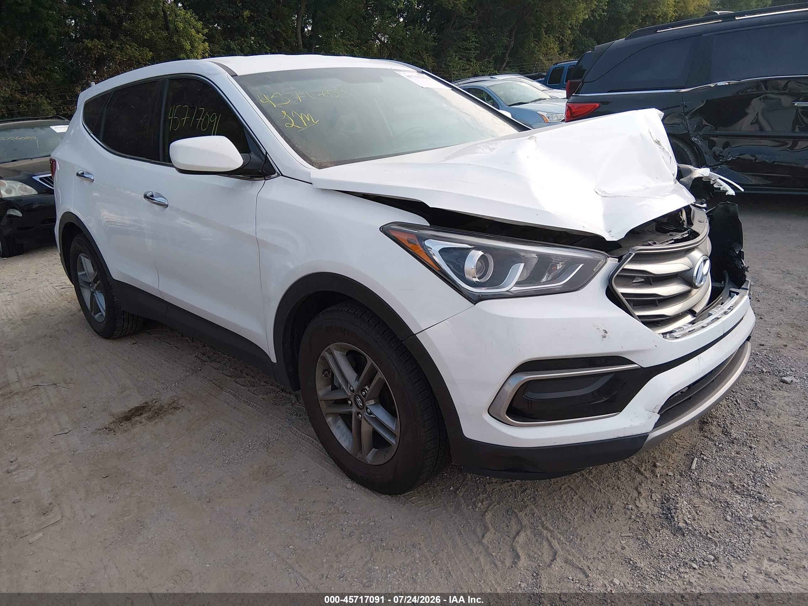 2017 Hyundai Santa Fe 2.4L, VIN 5XYZT3LB3HG386707 — Normal wear