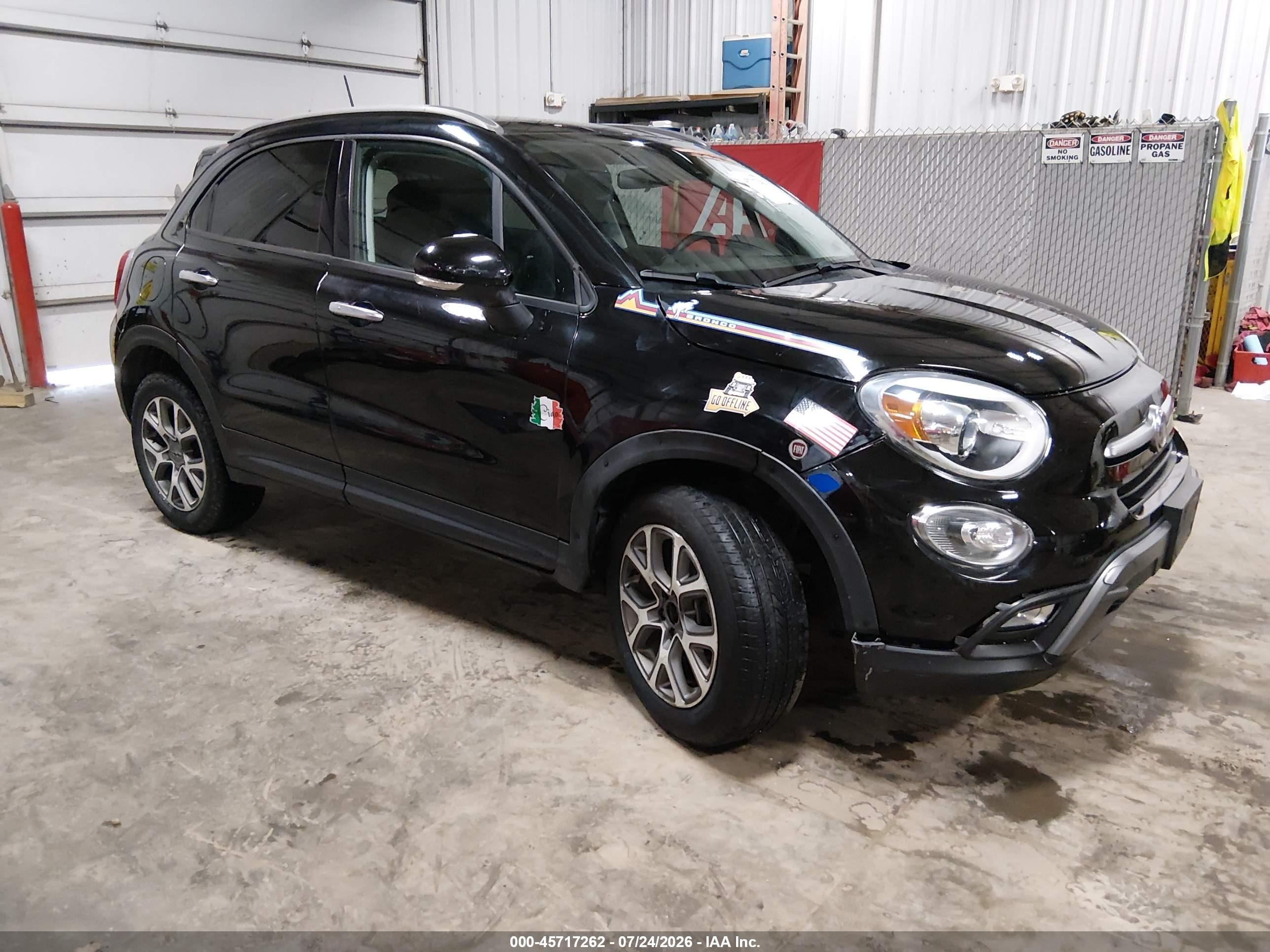 2017 FIAT 500X Trekking, VIN ZFBCFYCB5HP525732 — Front end