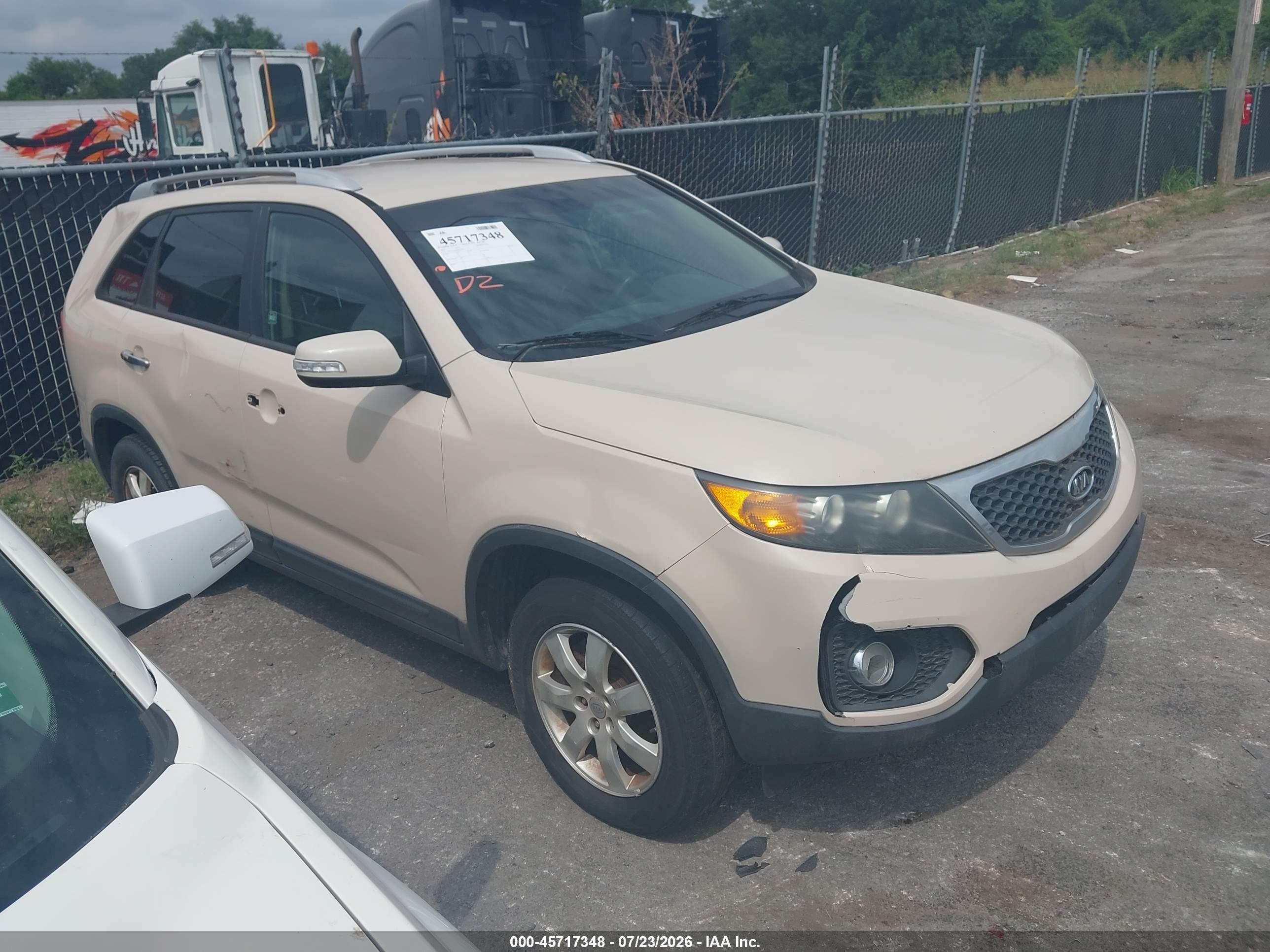 2011 Kia Sorento LX, VIN 5XYKT3A10BG103831 — Normal wear