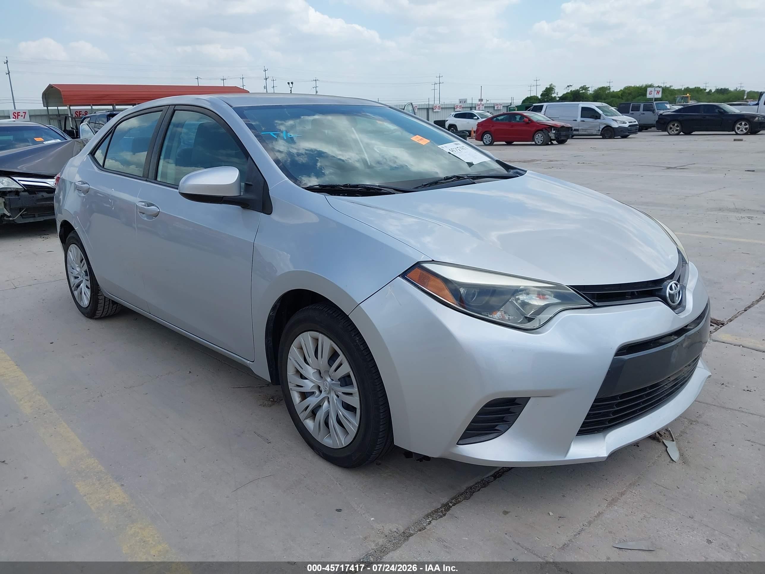 2015 Toyota Corolla LE, VIN 5YFBURHE0FP212865 — Rear end