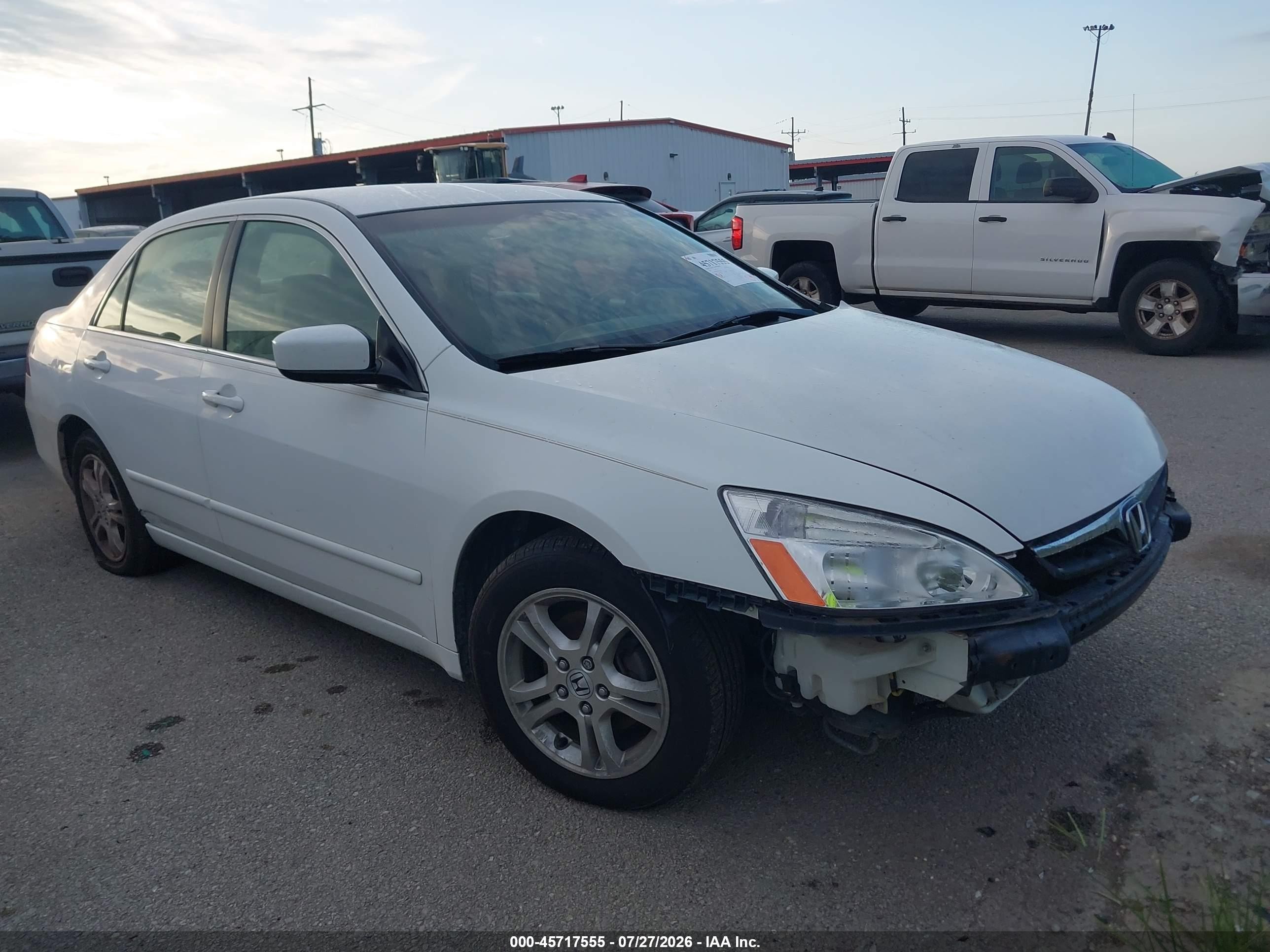 2007 Honda Accord LX SE, VIN JHMCM56397C022084 — Перед