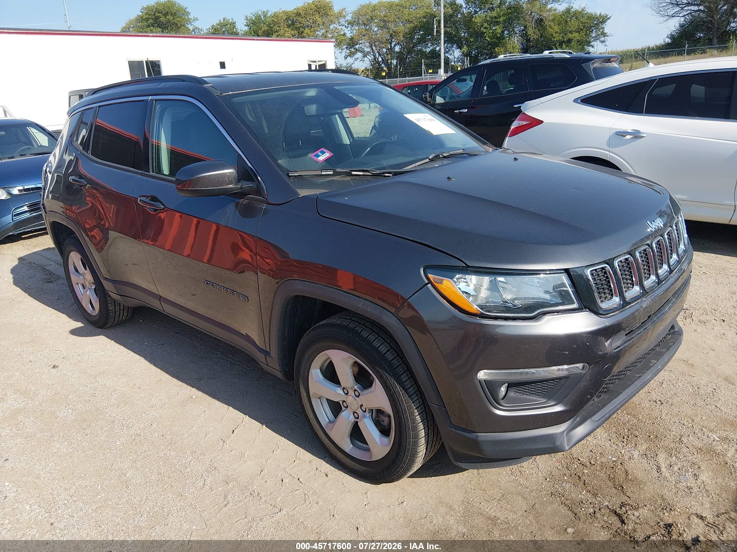 2019 Jeep Compass Latitude, VIN 3C4NJDBB2KT654125 — Зад