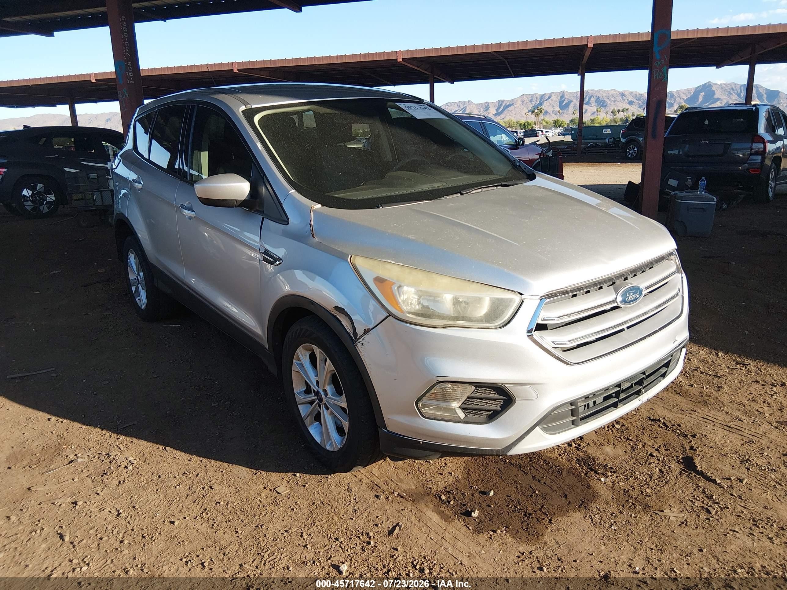 2017 Ford Escape SE, VIN 1FMCU9GD8HUE18529 — Rear end