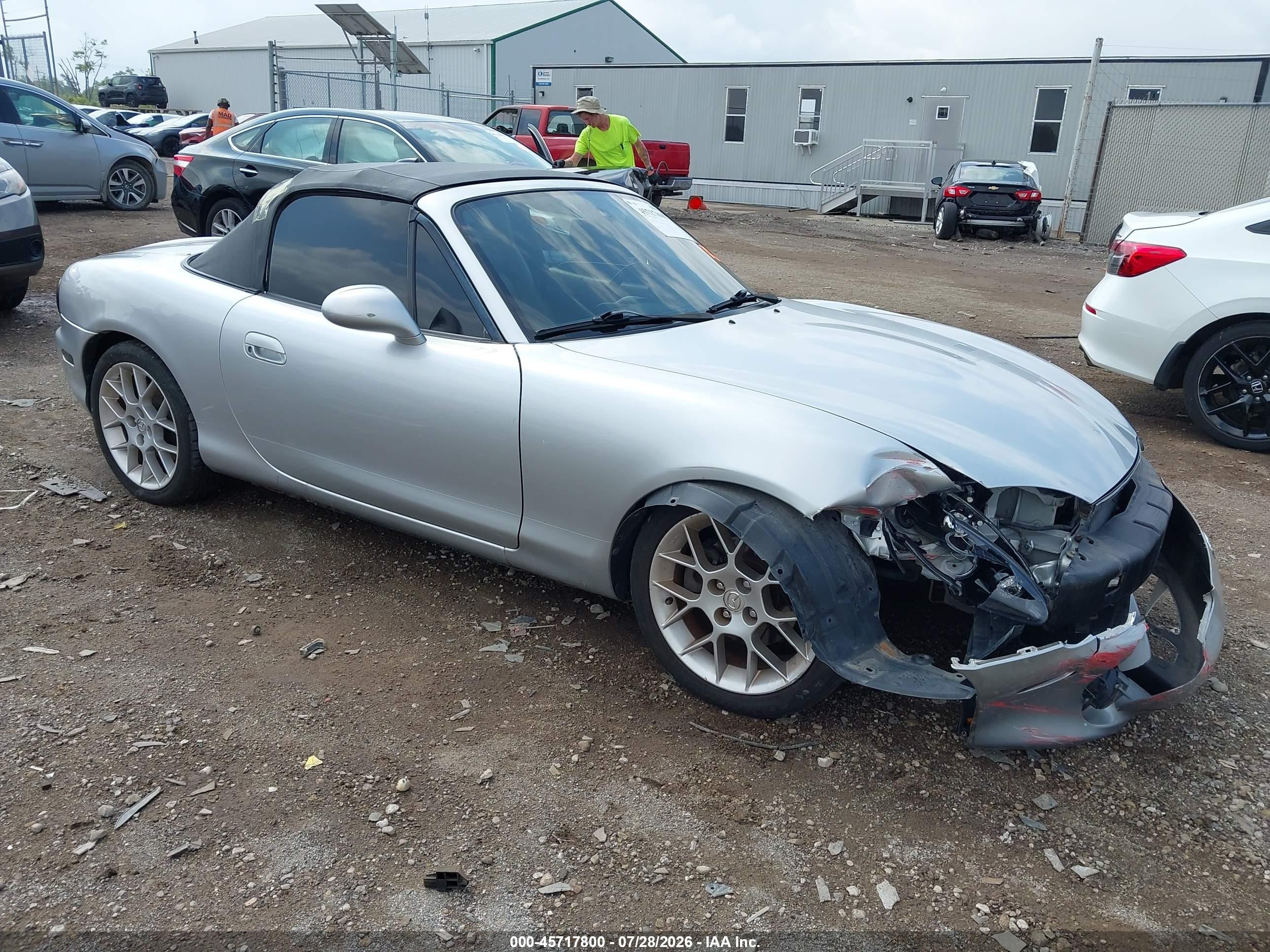 2004 Mazda MX-5 Miata Cloth, VIN JM1NB353440403294 — Бок