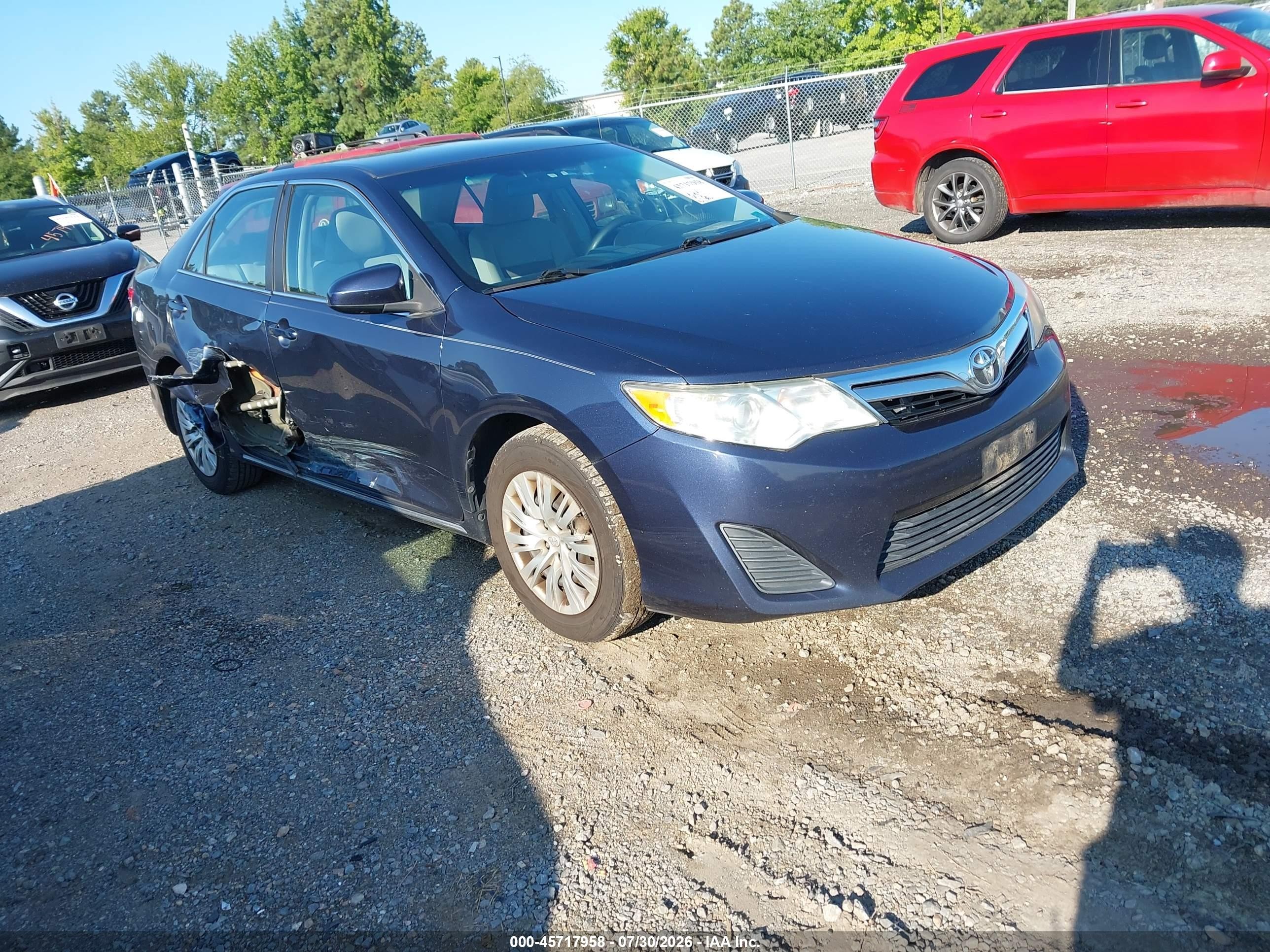 2014 Toyota Camry LE, VIN 4T1BF1FK9EU844023 — Side