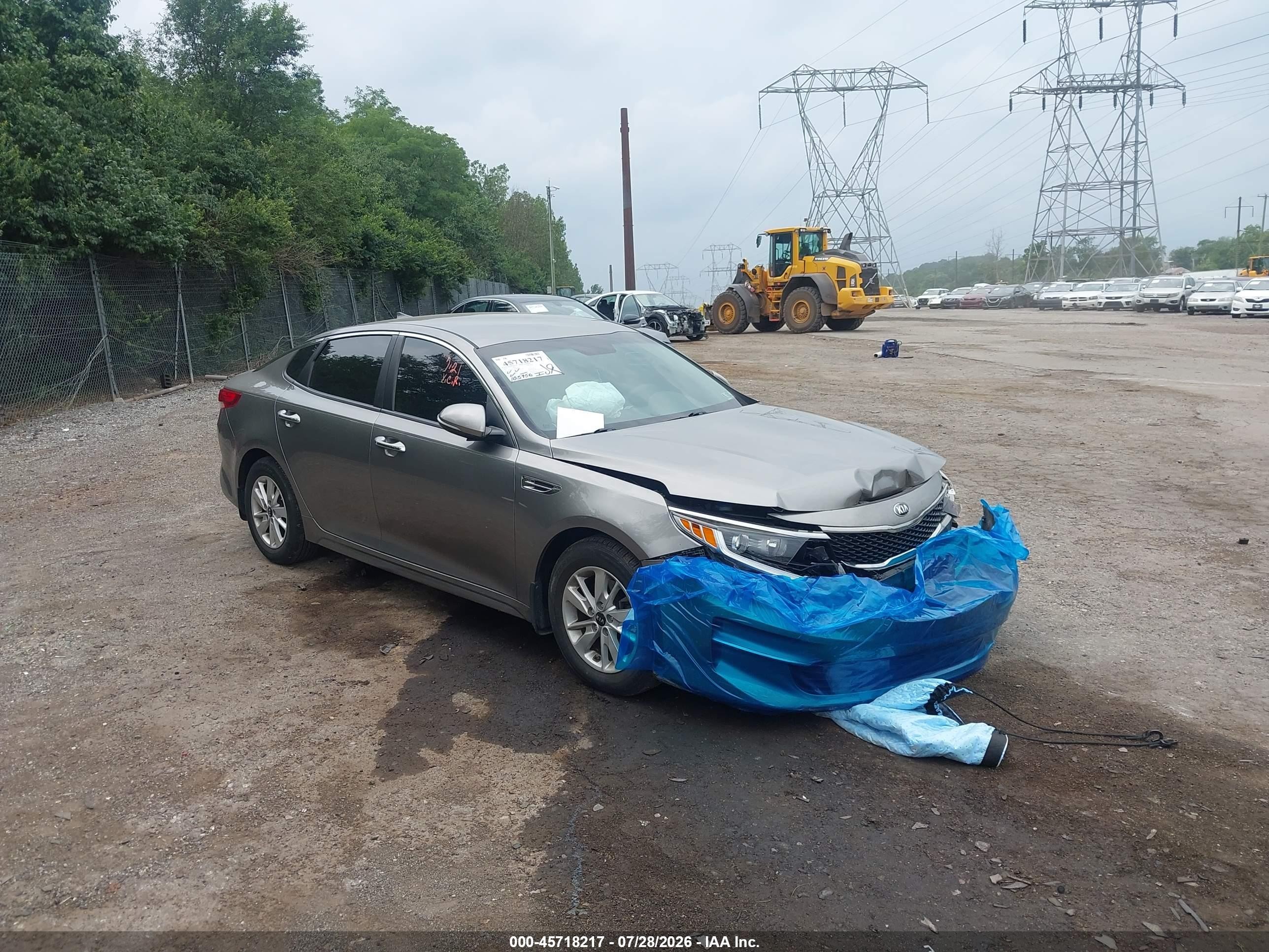 2016 Kia Optima LX, VIN 5XXGT4L34GG088045 — Front end