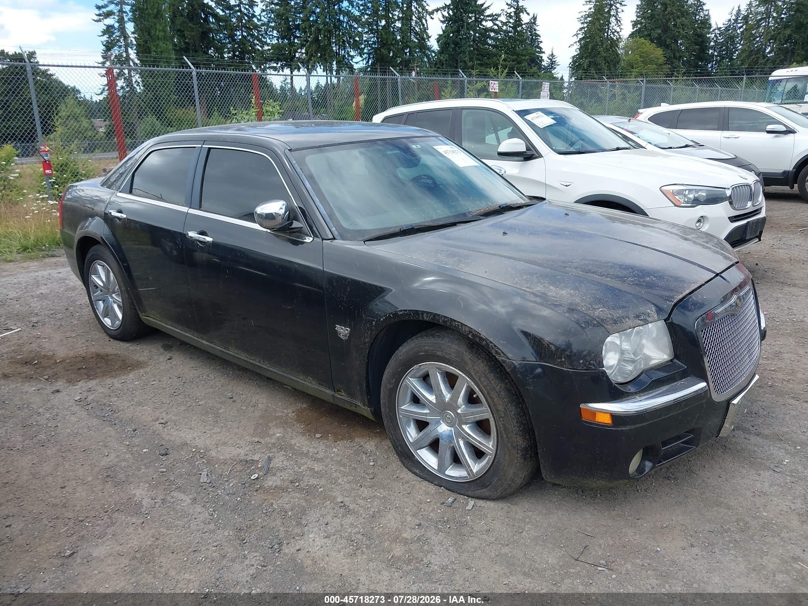 2007 Chrysler 300 C, VIN 2C3KA63H37H748536 — Зад