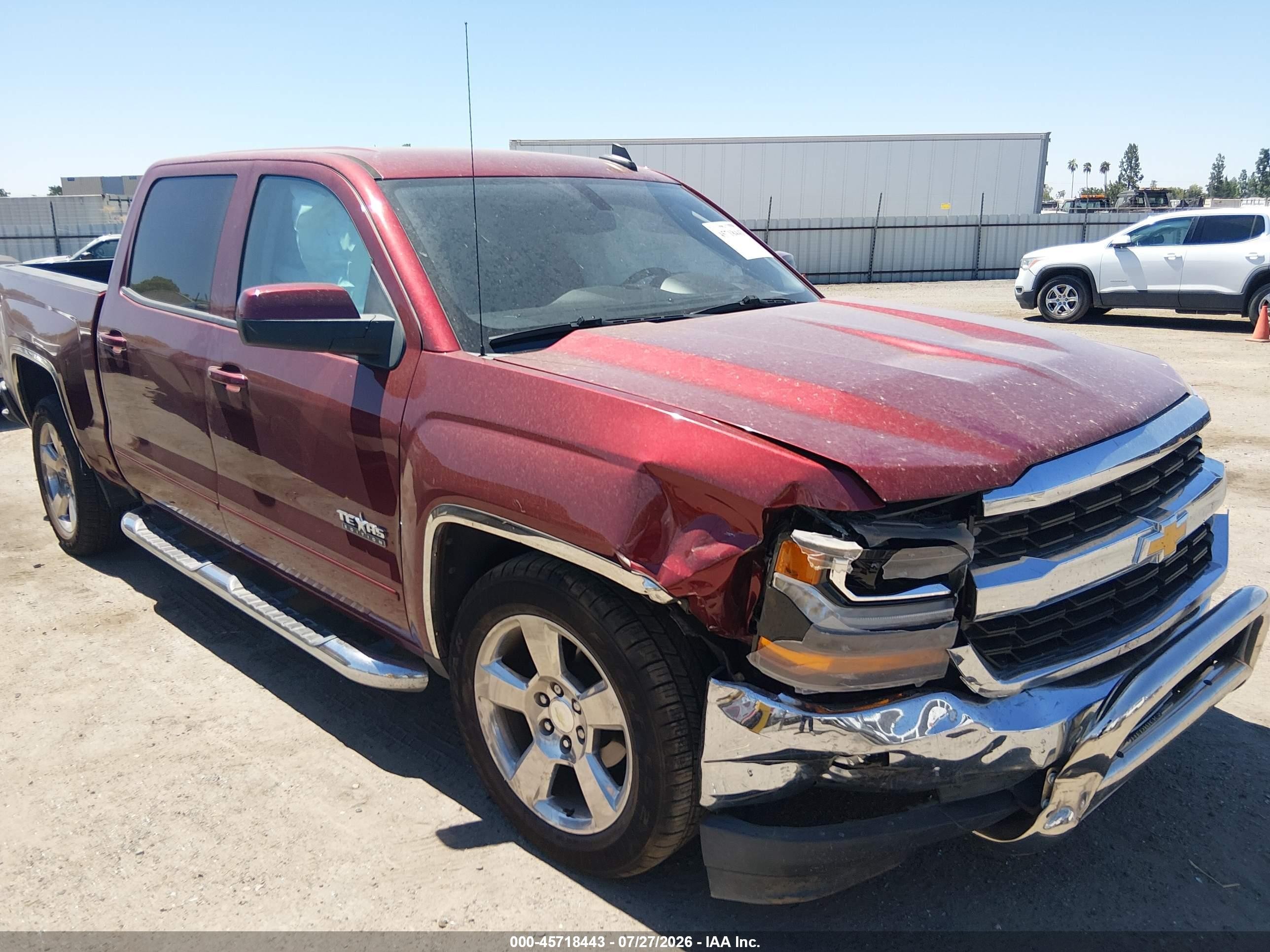 2016 Chevrolet Silverado 1500 LT, VIN 3GCPCREC2GG230139 — Front end