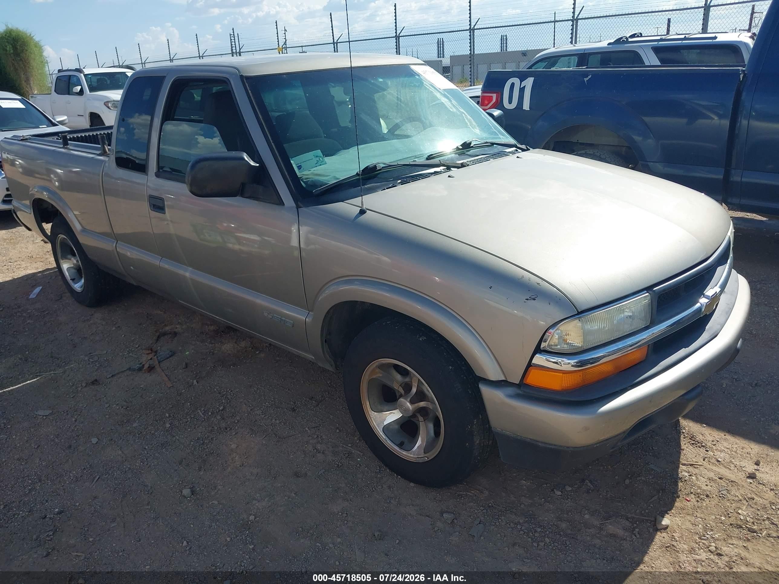 2002 Chevrolet S-10 LS, VIN 1GCCS19W328206728 — Normal wear