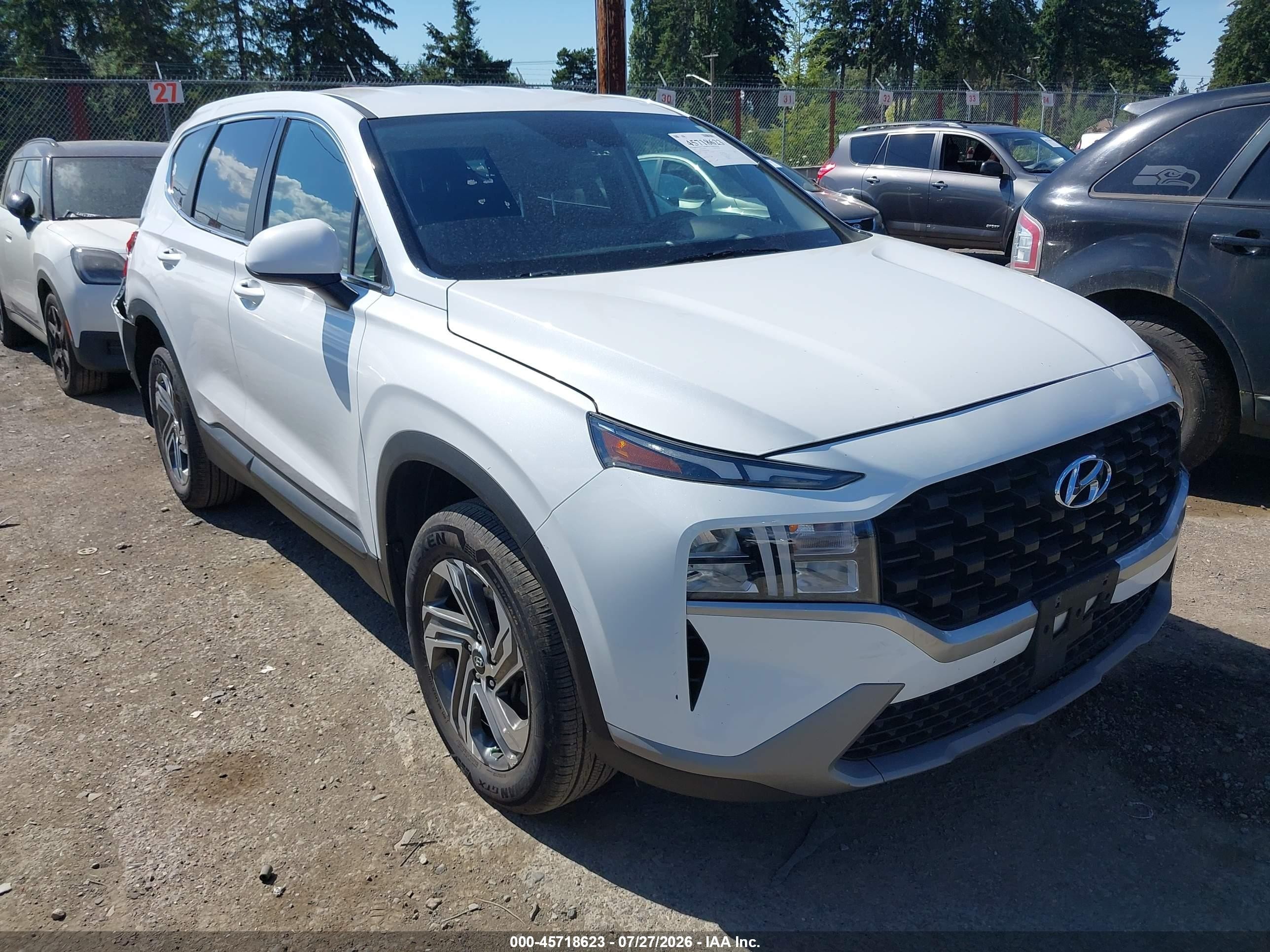 2021 Hyundai Santa Fe SE, VIN 5NMS1DAJ4MH370586 — Rear end