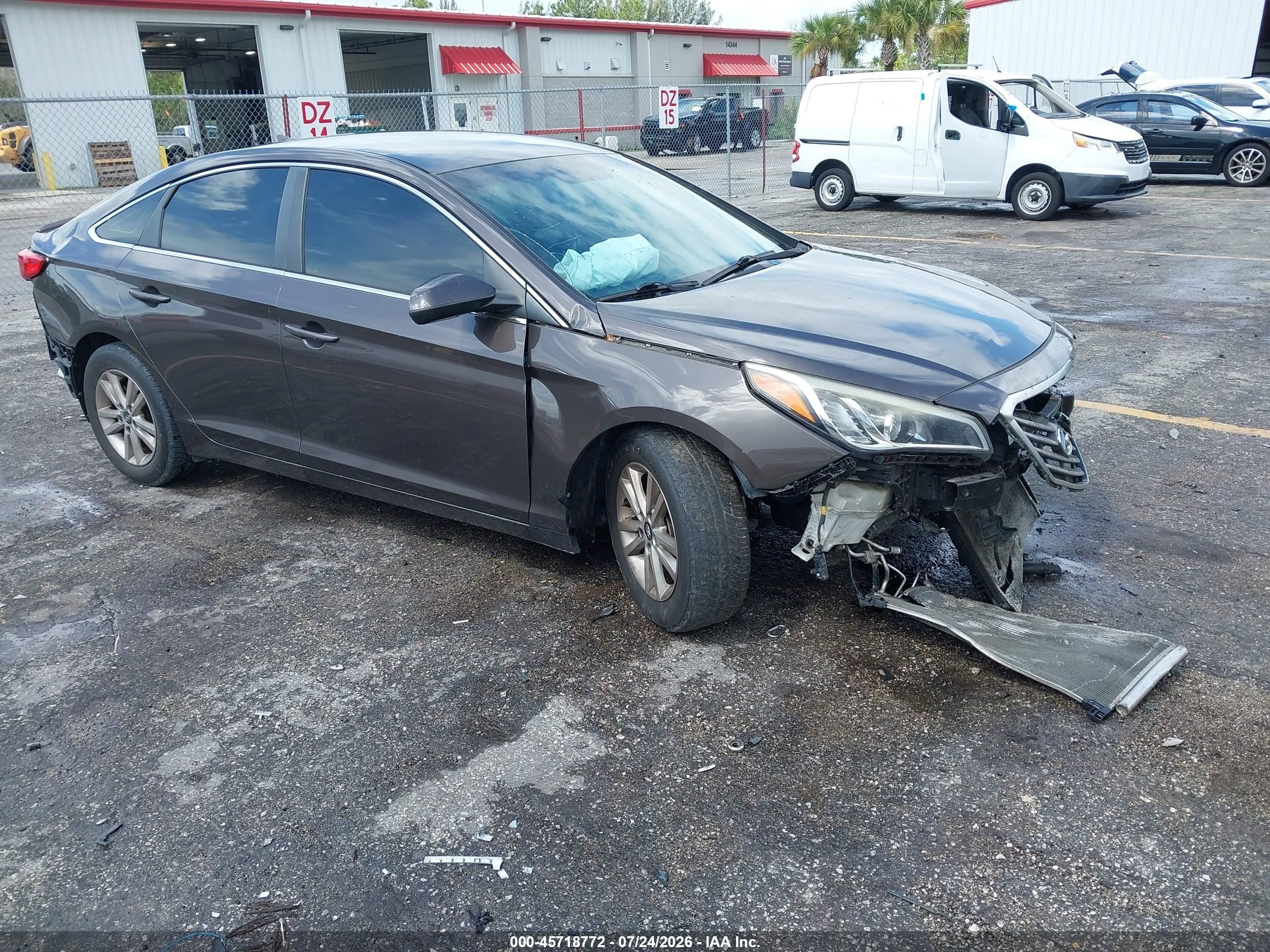 2016 Hyundai Sonata SE, VIN 5NPE24AF6GH281924 — All over