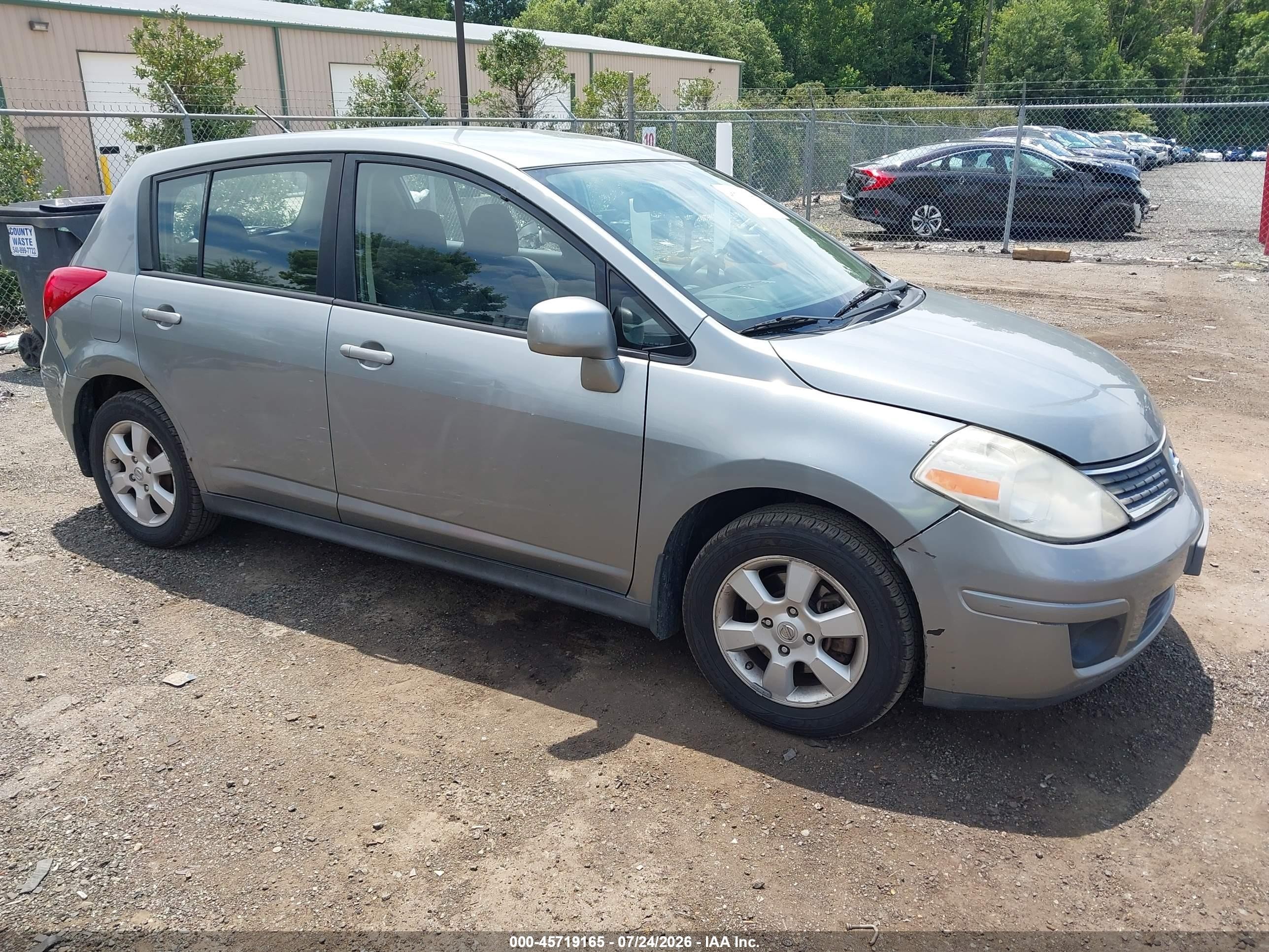 2007 Nissan Versa S, VIN 3N1BC13E97L414553 — Side