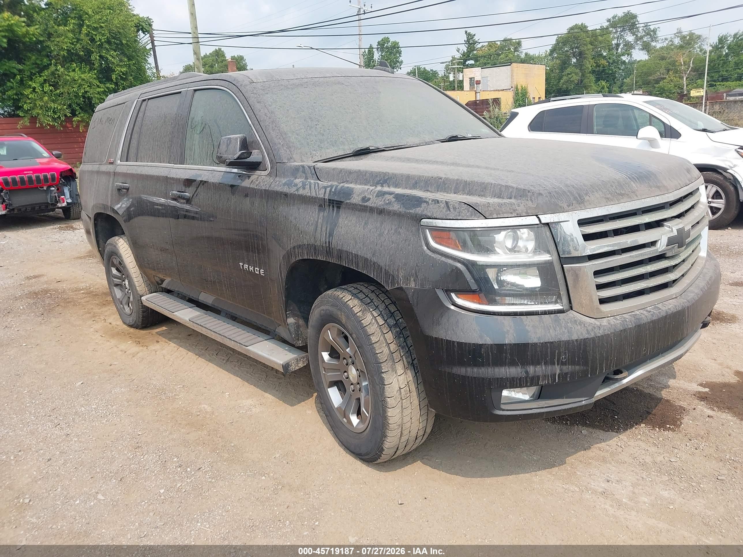 2016 Chevrolet Tahoe LT, VIN 1GNSKBKC2GR379411 — Перед