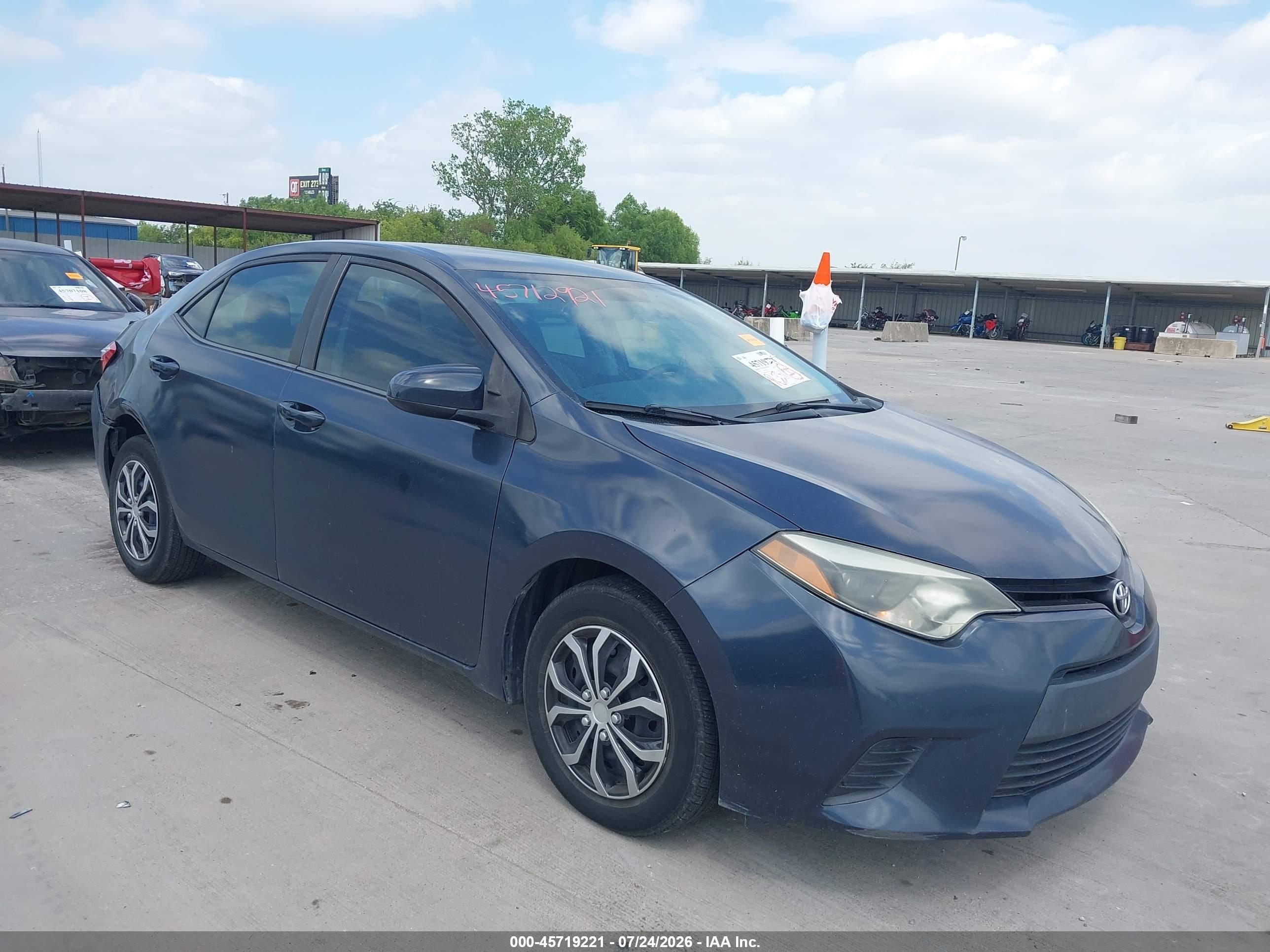 2014 Toyota Corolla LE Eco Plus, VIN 5YFBPRHE0EP126249 — Side