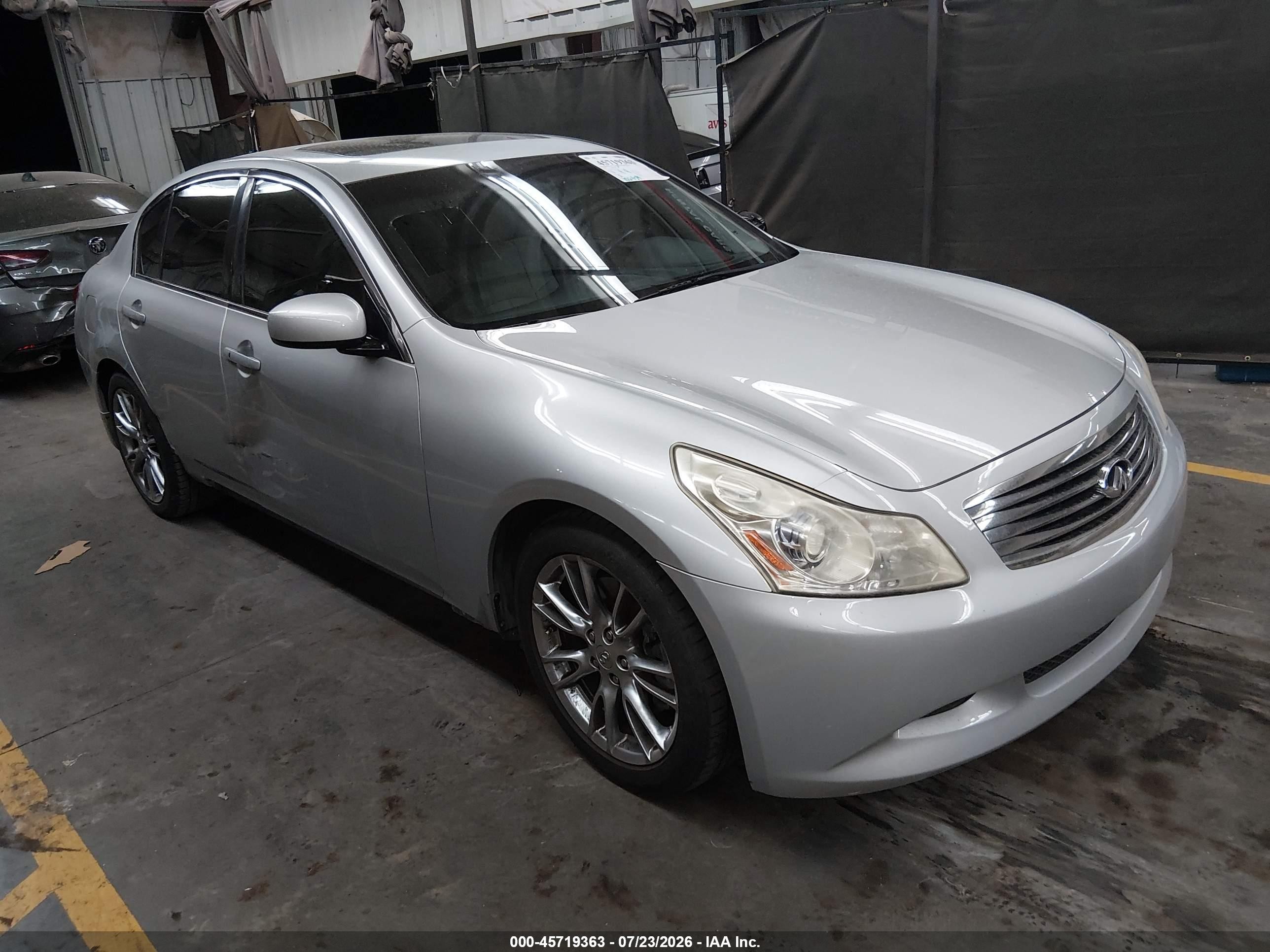 2007 Infiniti G35 Journey, VIN JNKBV61E17M724689 — Бок